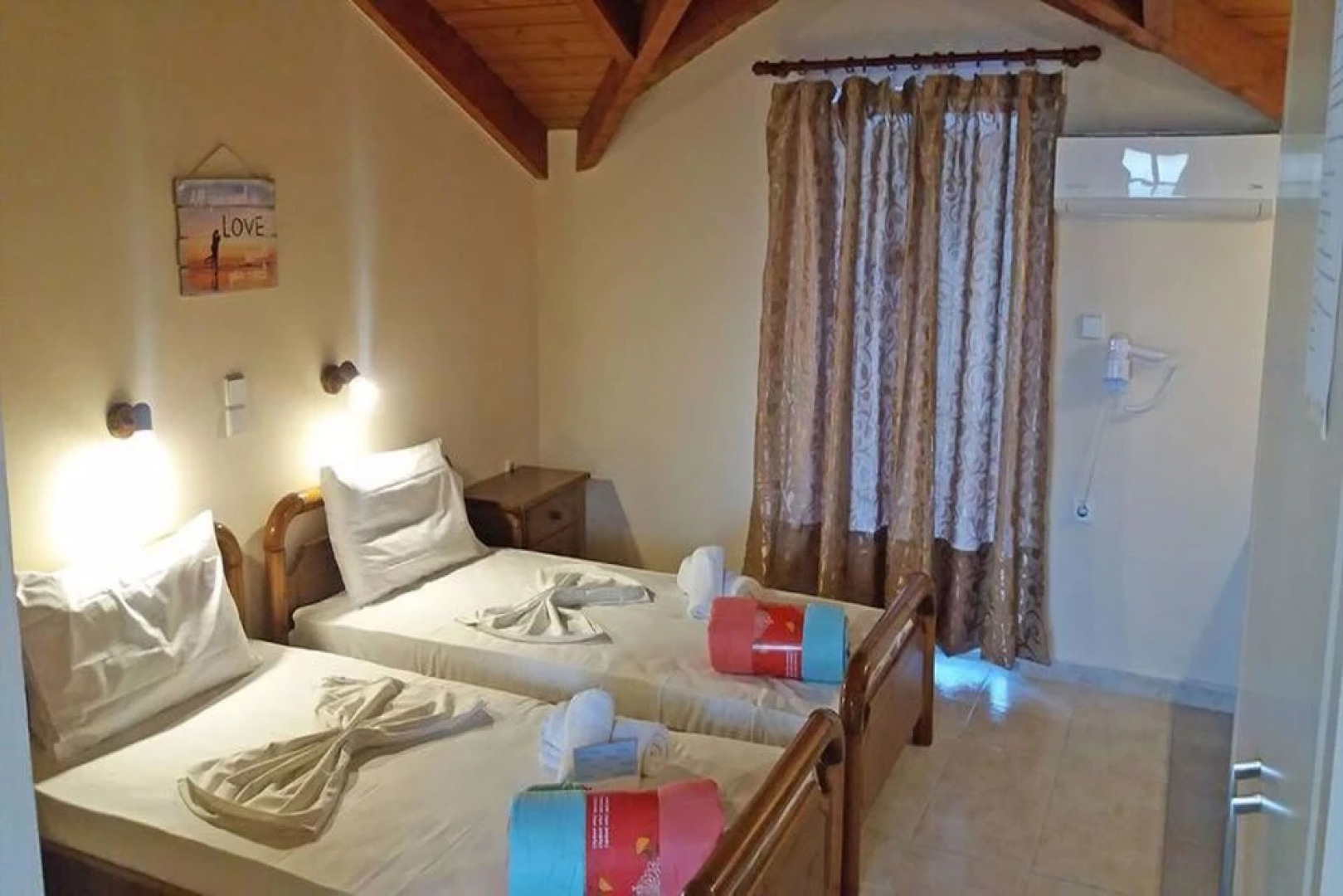 Giannis Pool Studios 2