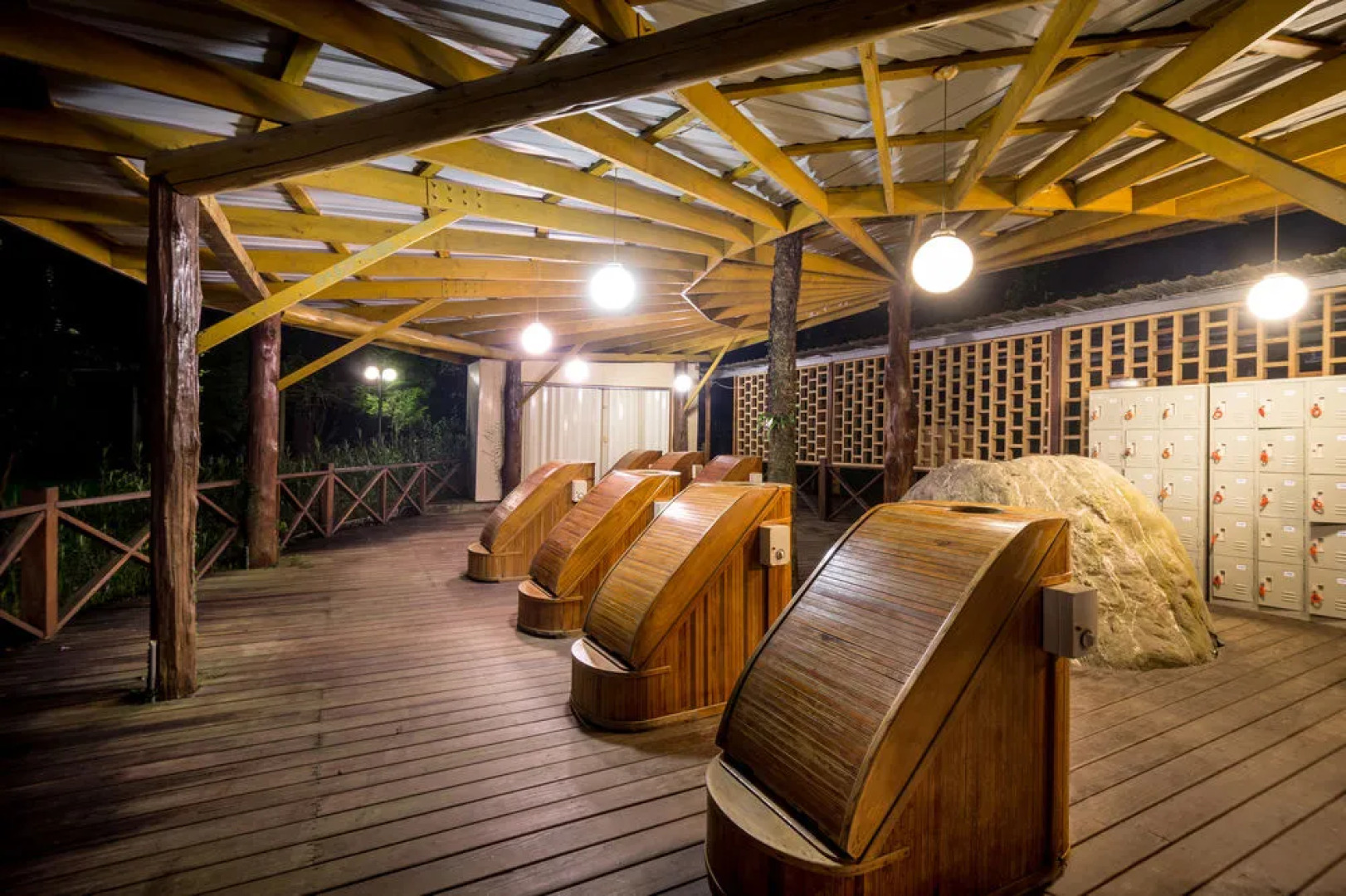 CRYSTAL RESORT - Continental Club