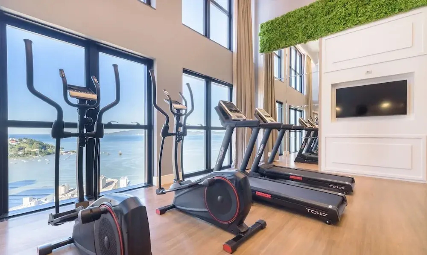 MHFBs Edifício Moderno piscina vista mar