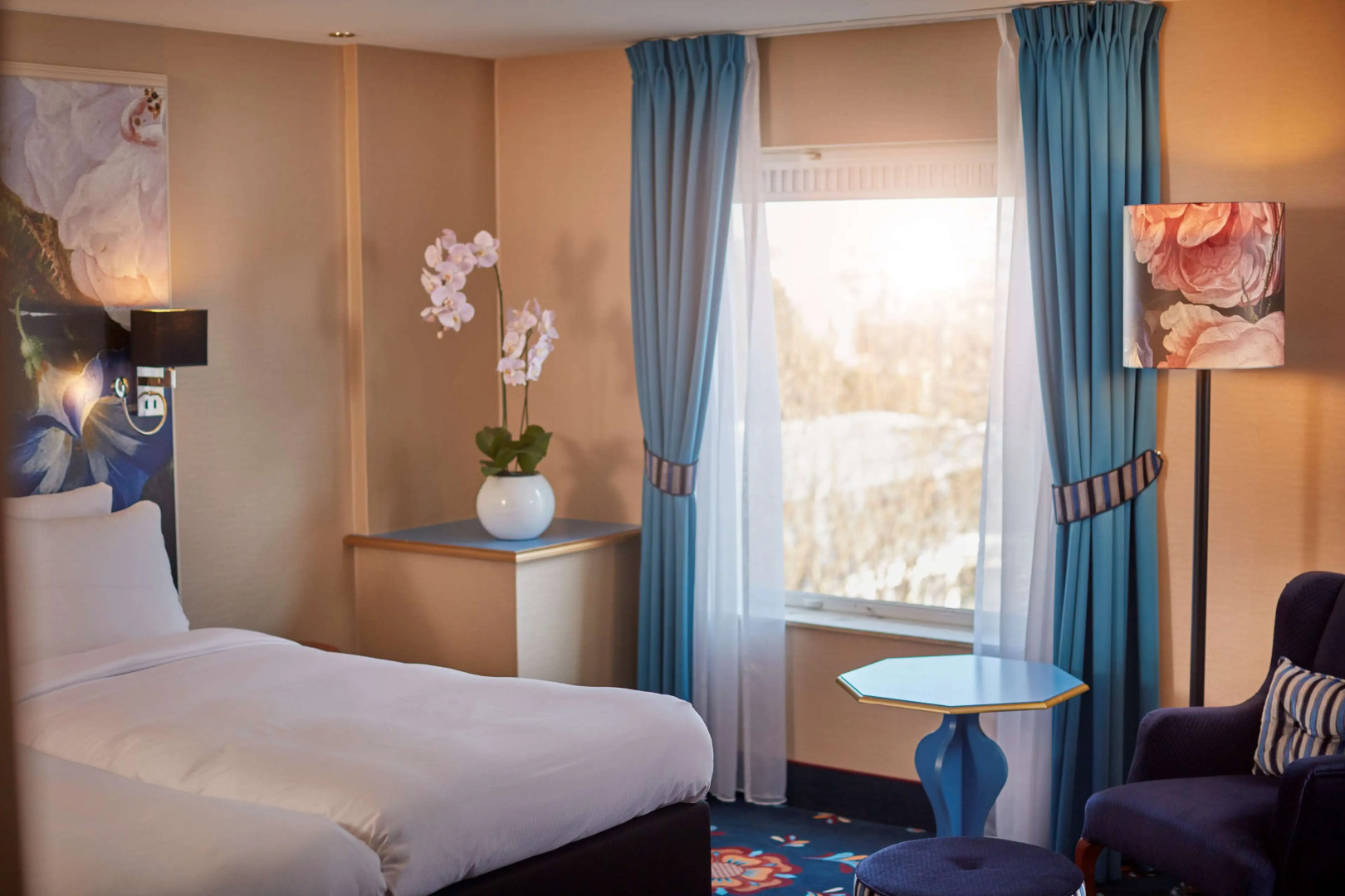 Carlton Ambassador Hotel