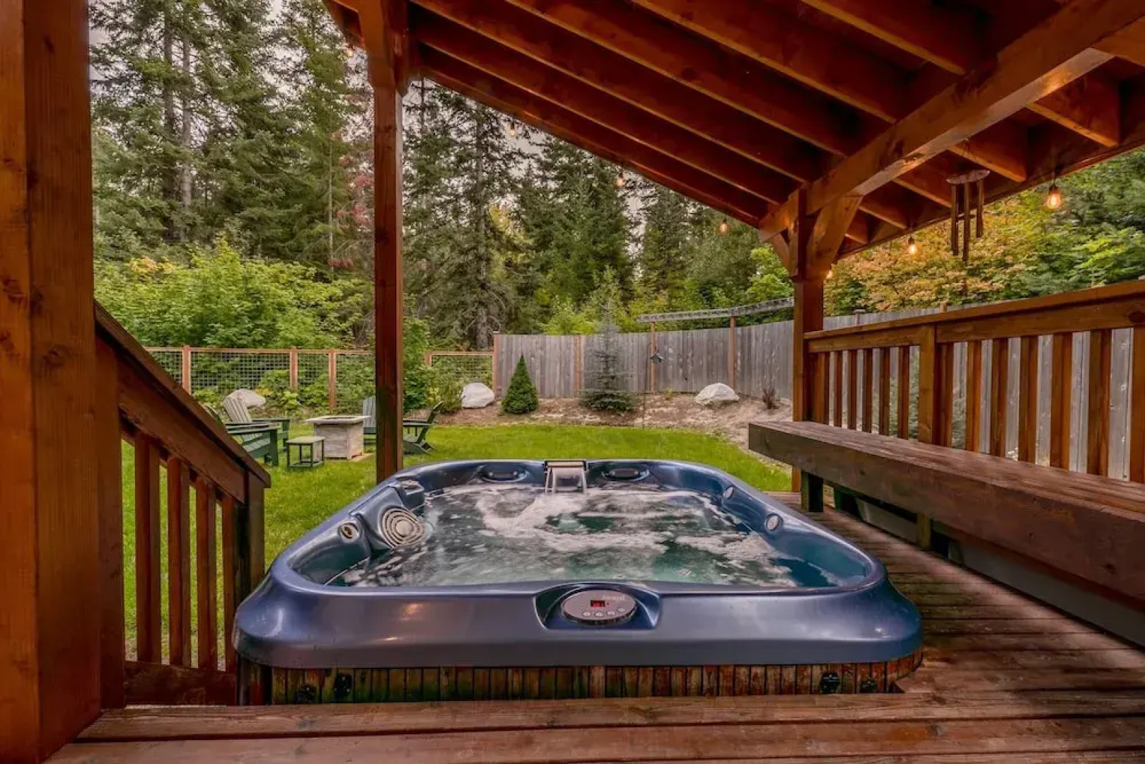 Paws In The Mountains 2 Bedroom Home by NW Comfy Cabins by RedAwning