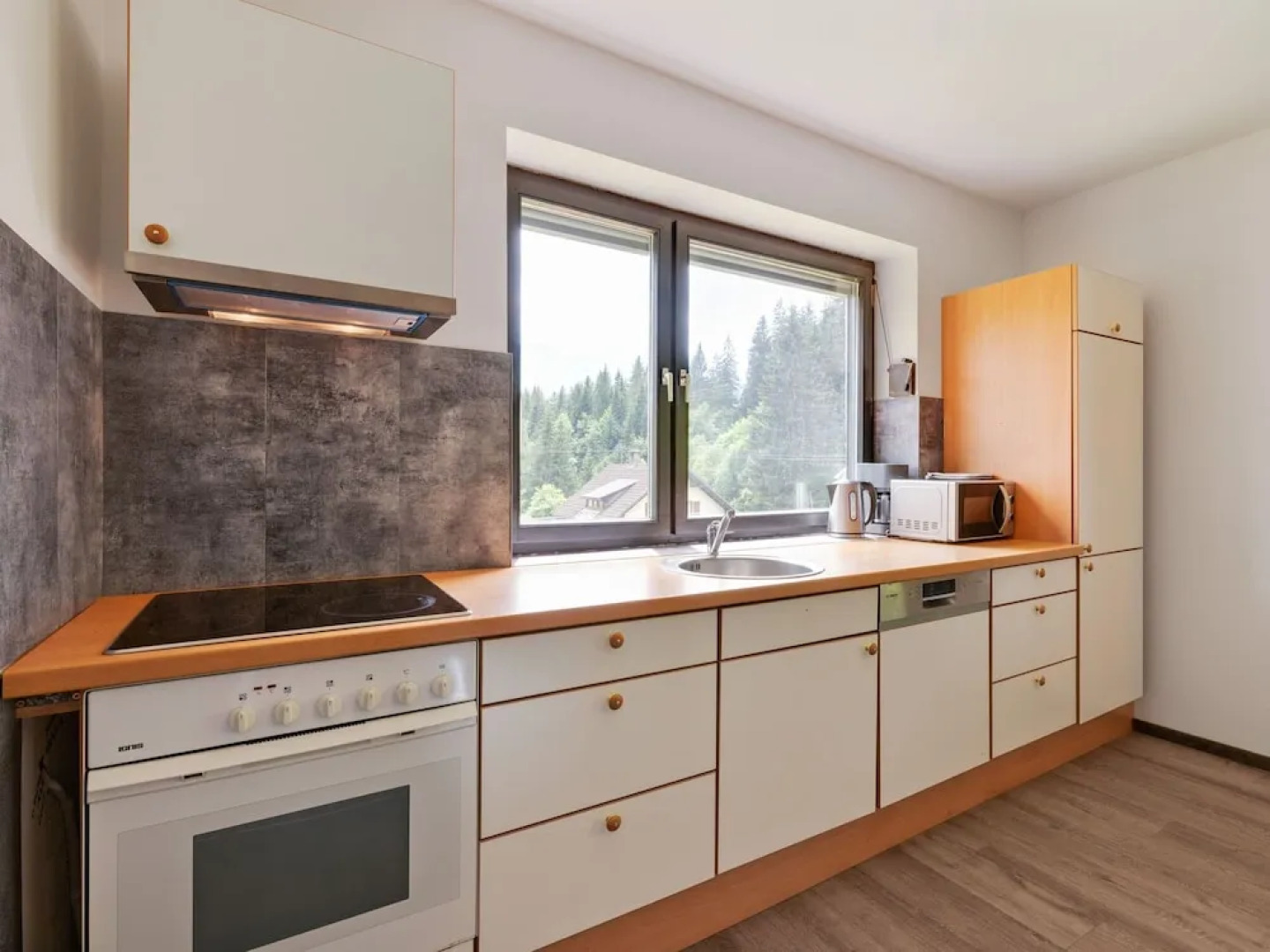 Beautiful Country House With Large Garden and Sauna