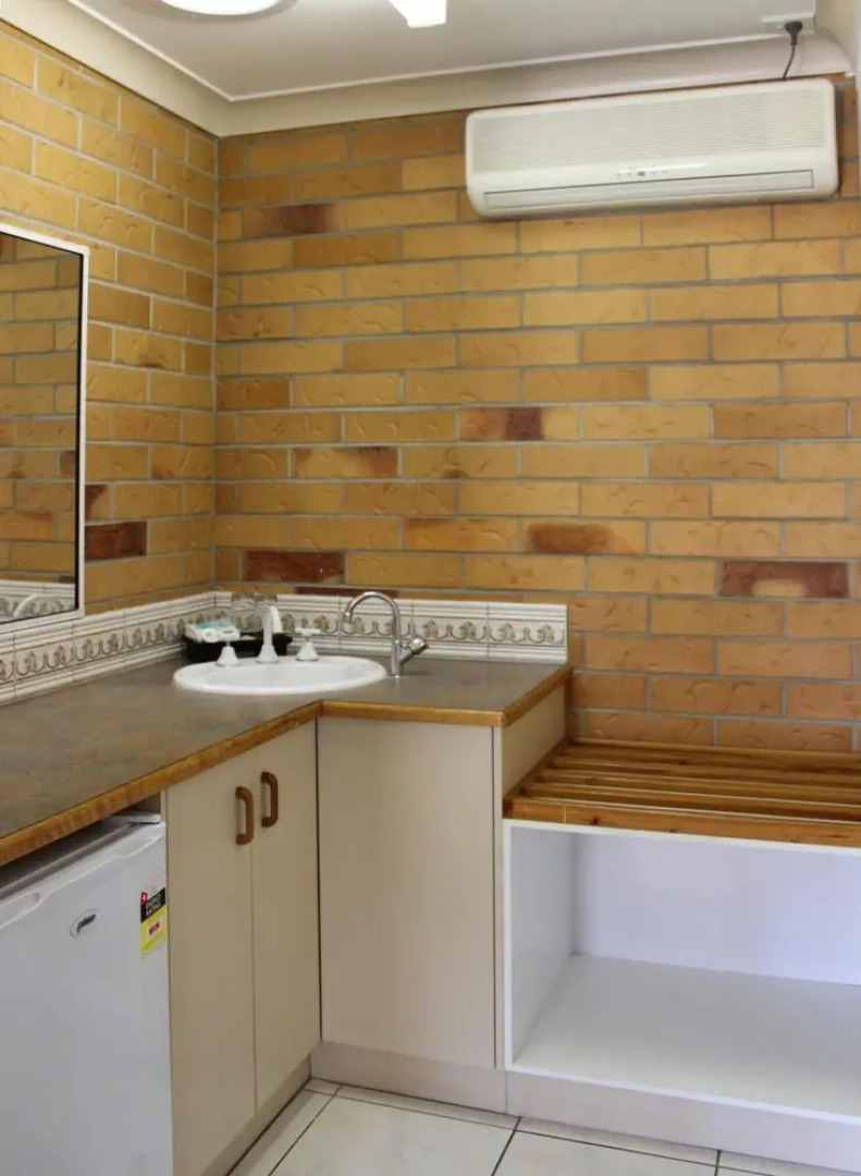 Copper Country Motor Inn & Restaurant