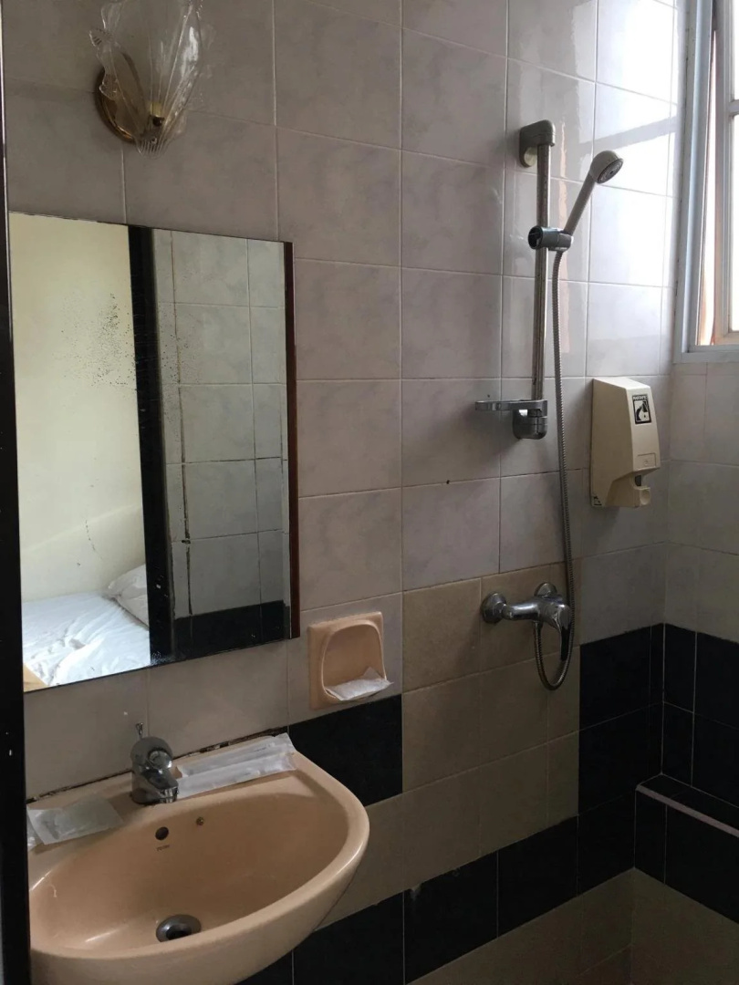 New Happy Hotel