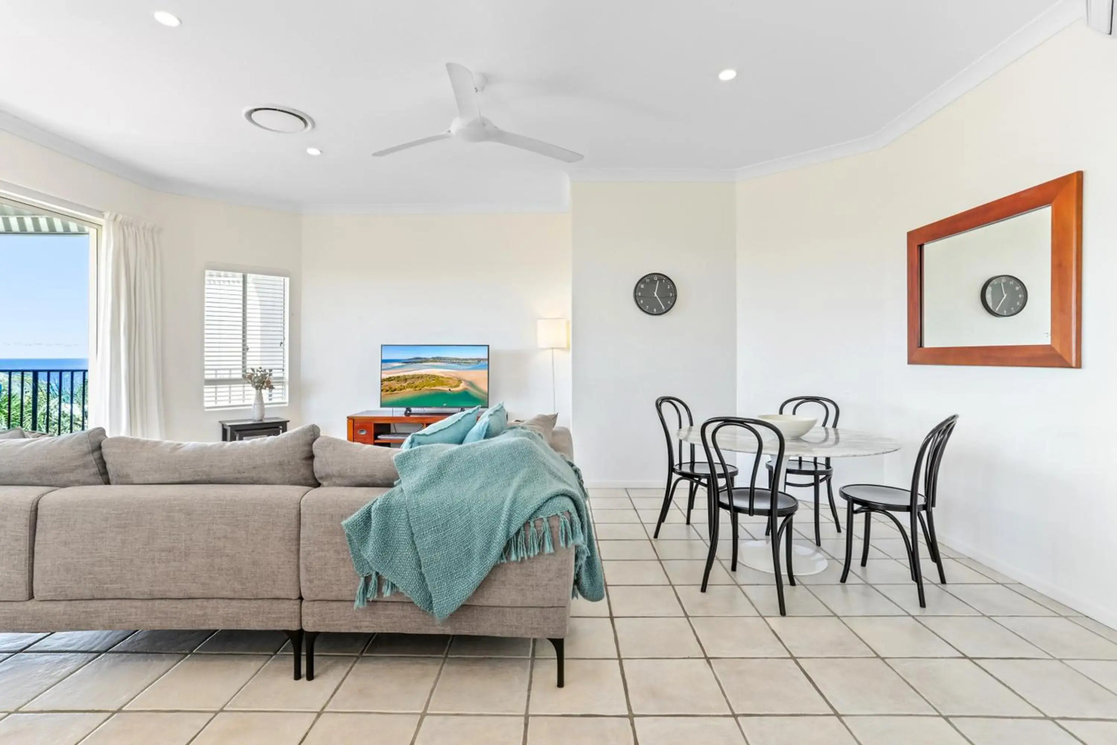 Cosy apartment with ocean views, Sunshine Beach