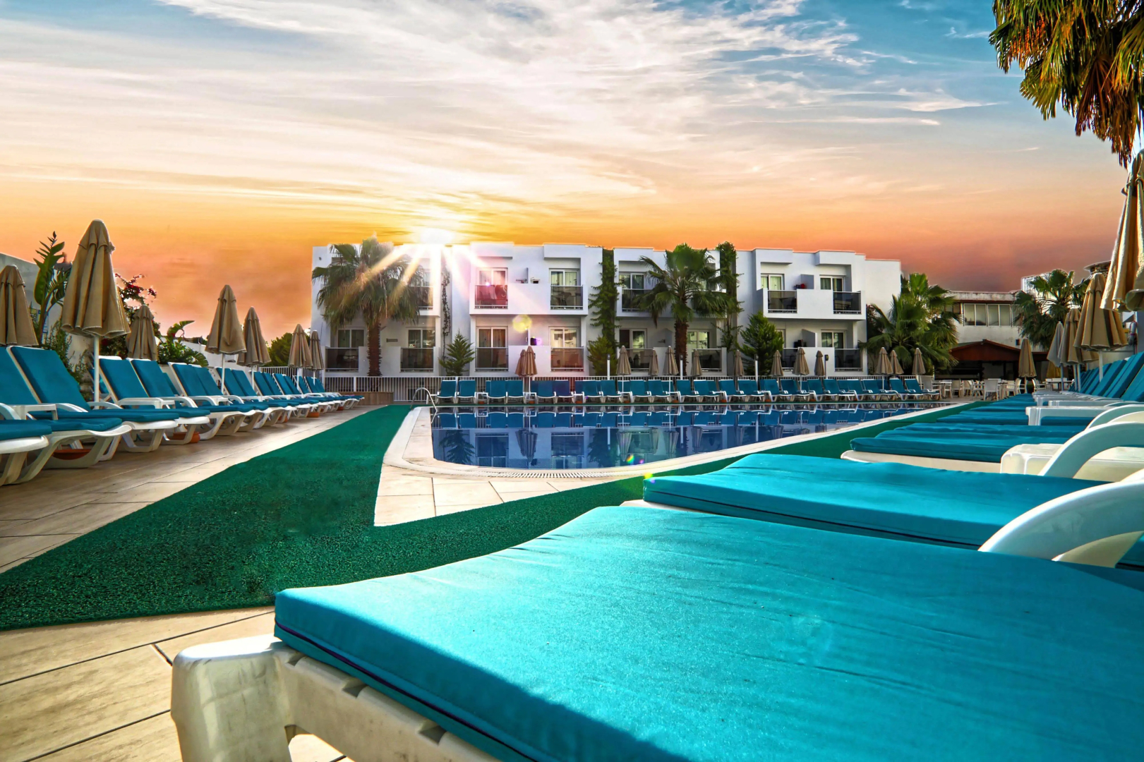Shark Club Hotel