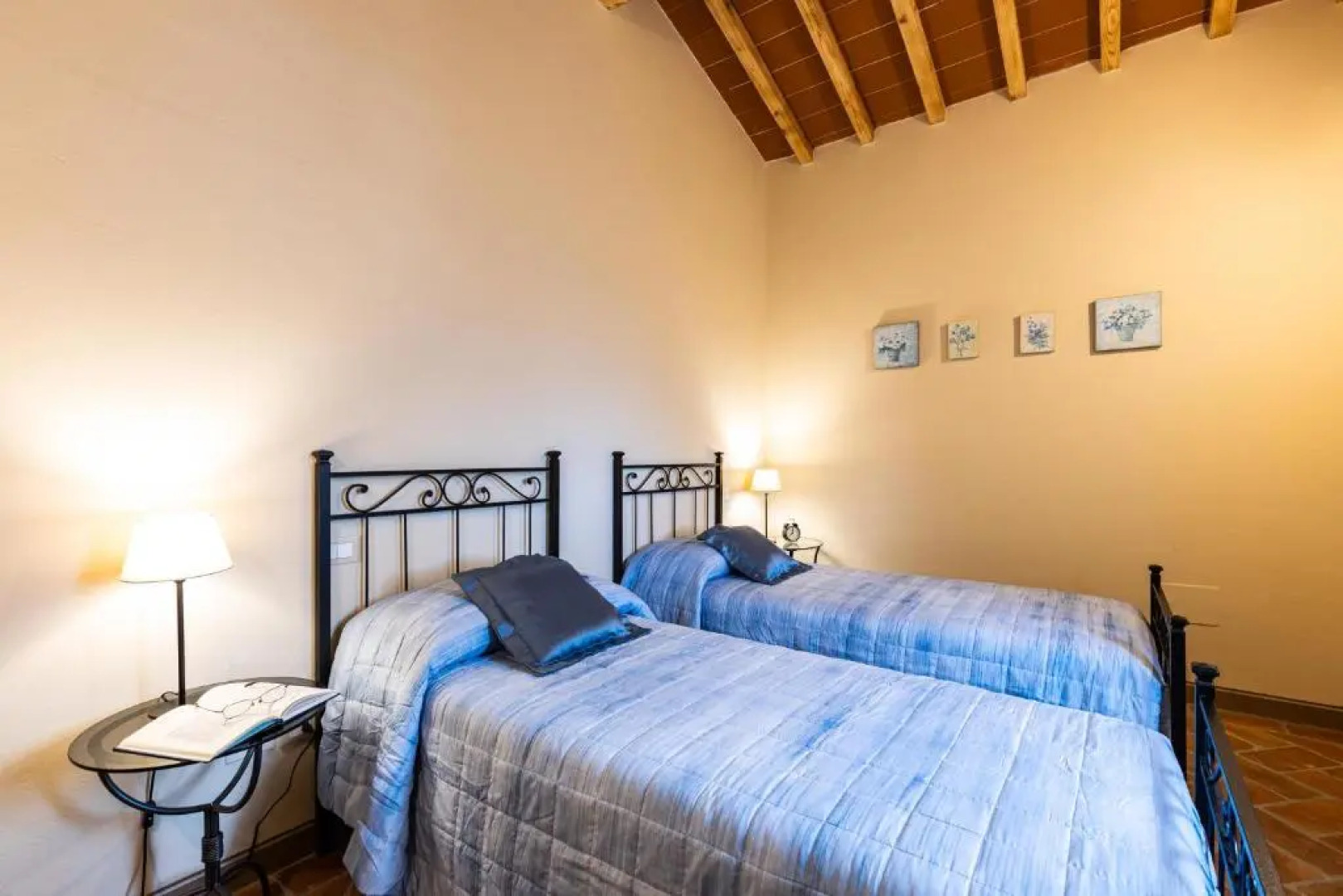 Appartamento in casale con piscina Casa I Pavoni