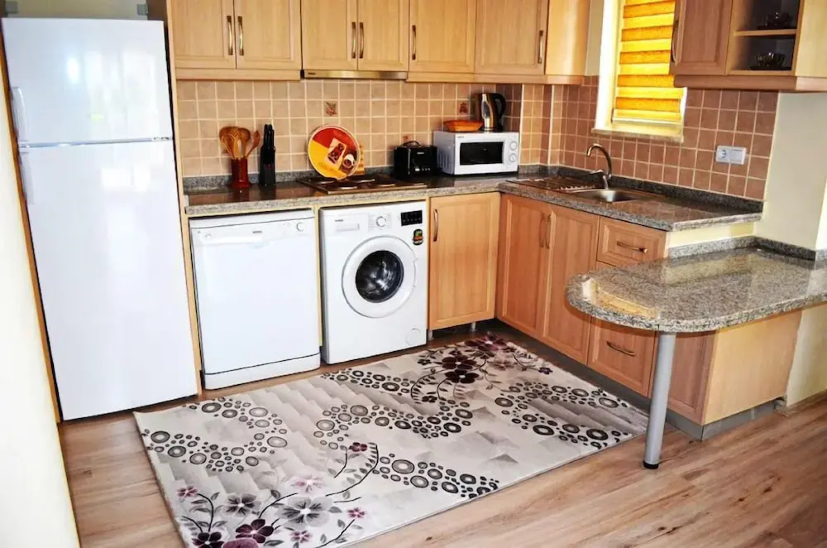 1 Bedroom Apartment Lake View 5 by Likya Global