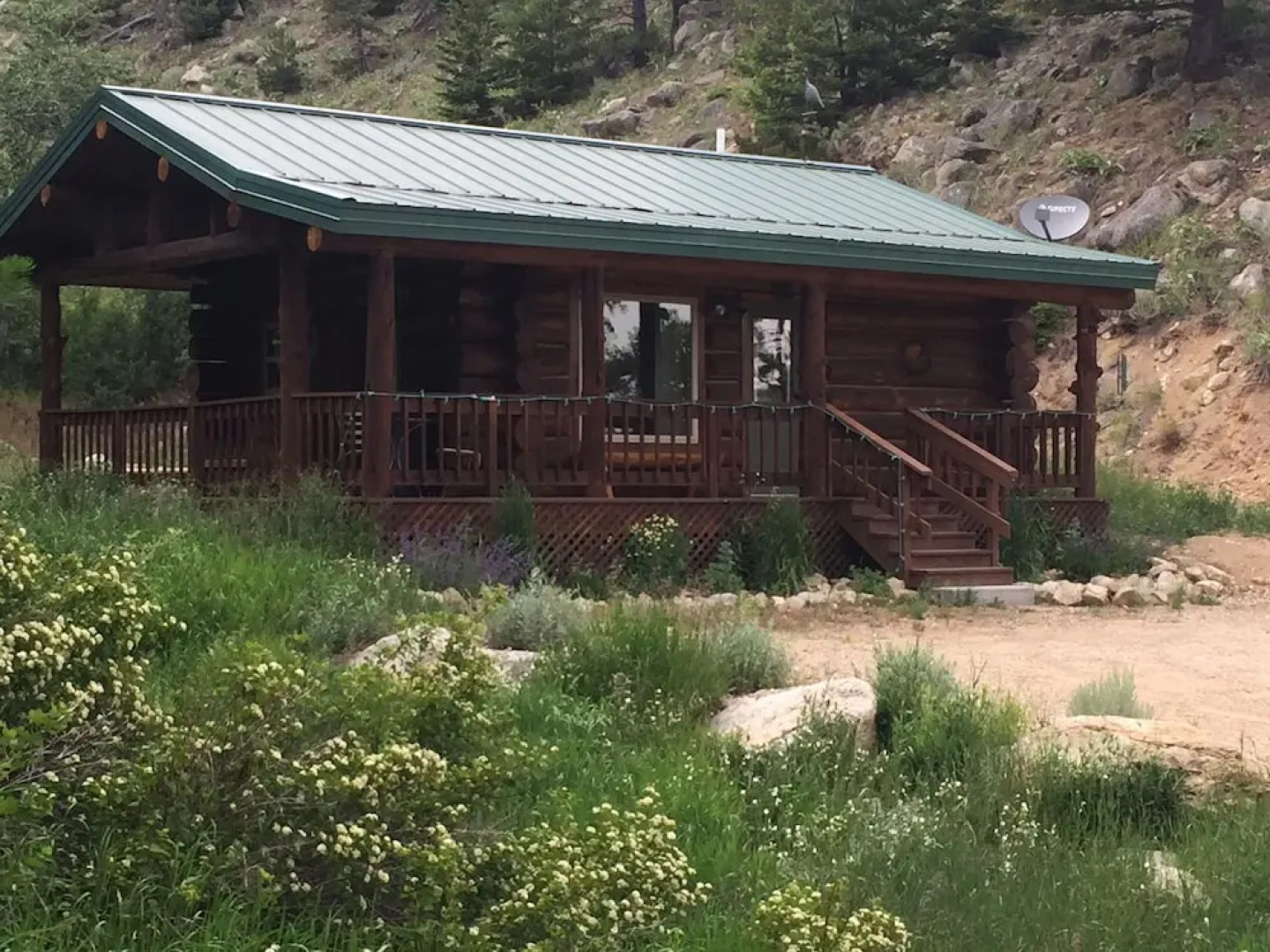 Two Bears Inn Bed & Breakfast