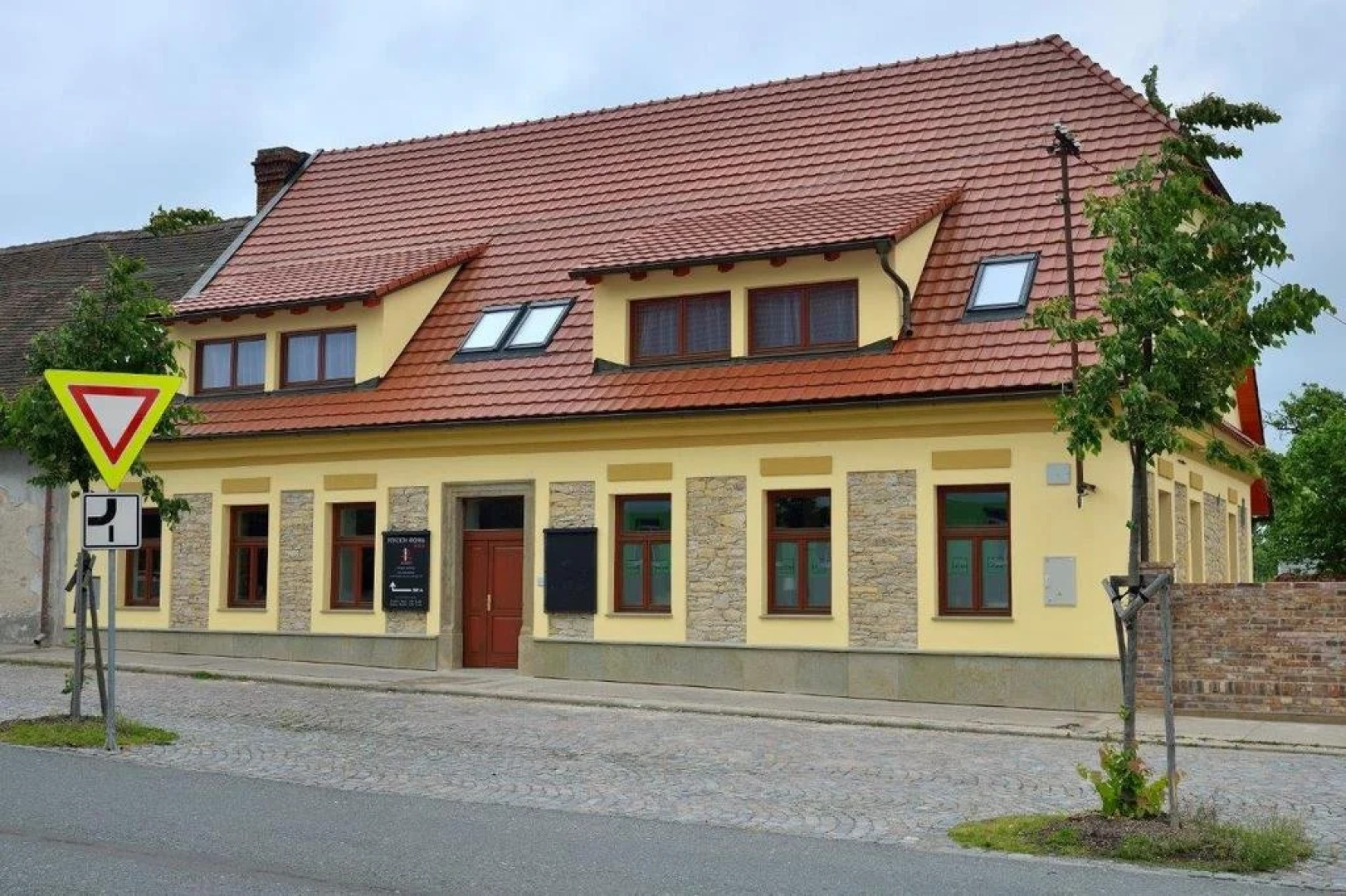 Hotel and restaurant Via Ironia