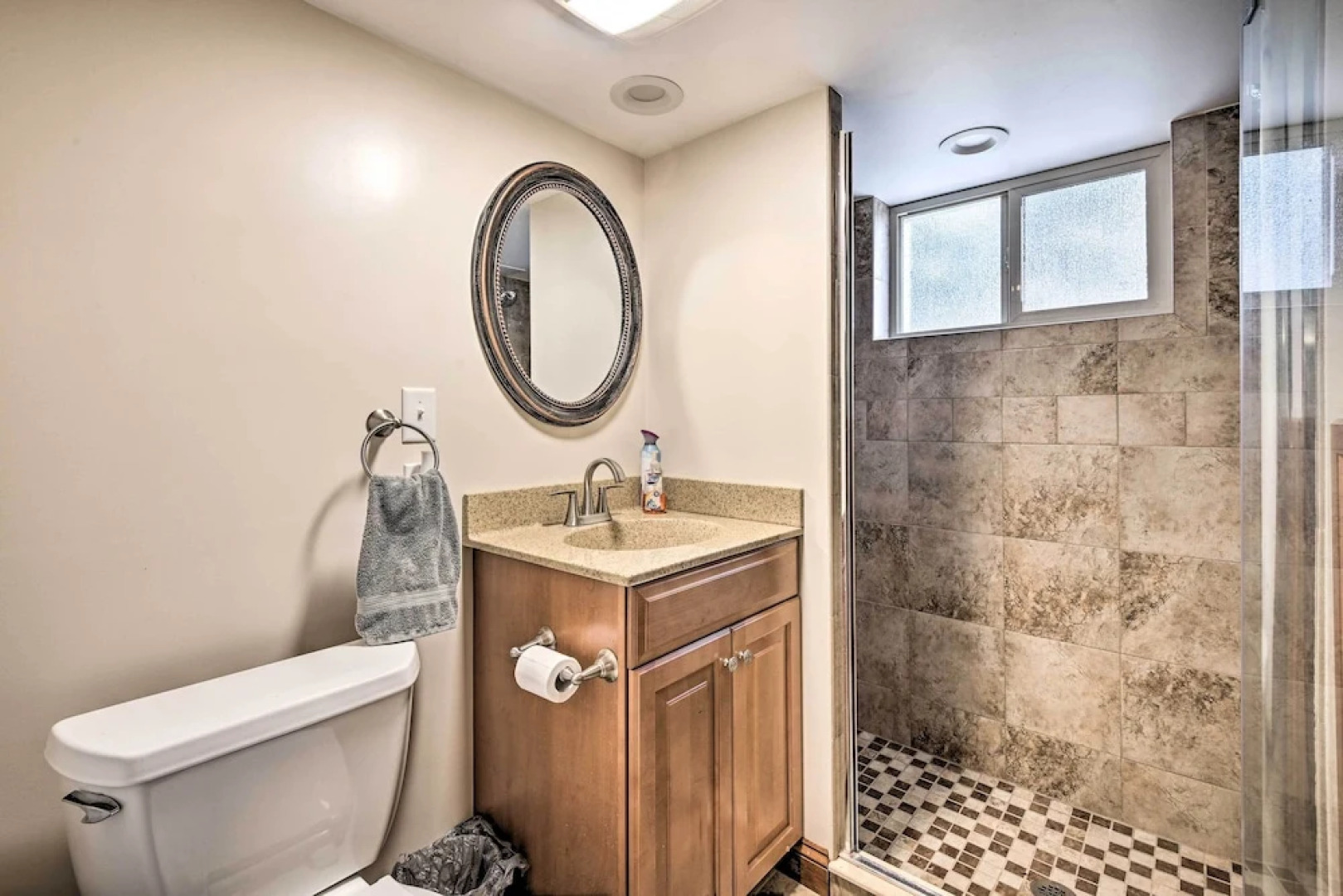 Indian Lake Retreat w/ Wet Bar & Covered Deck