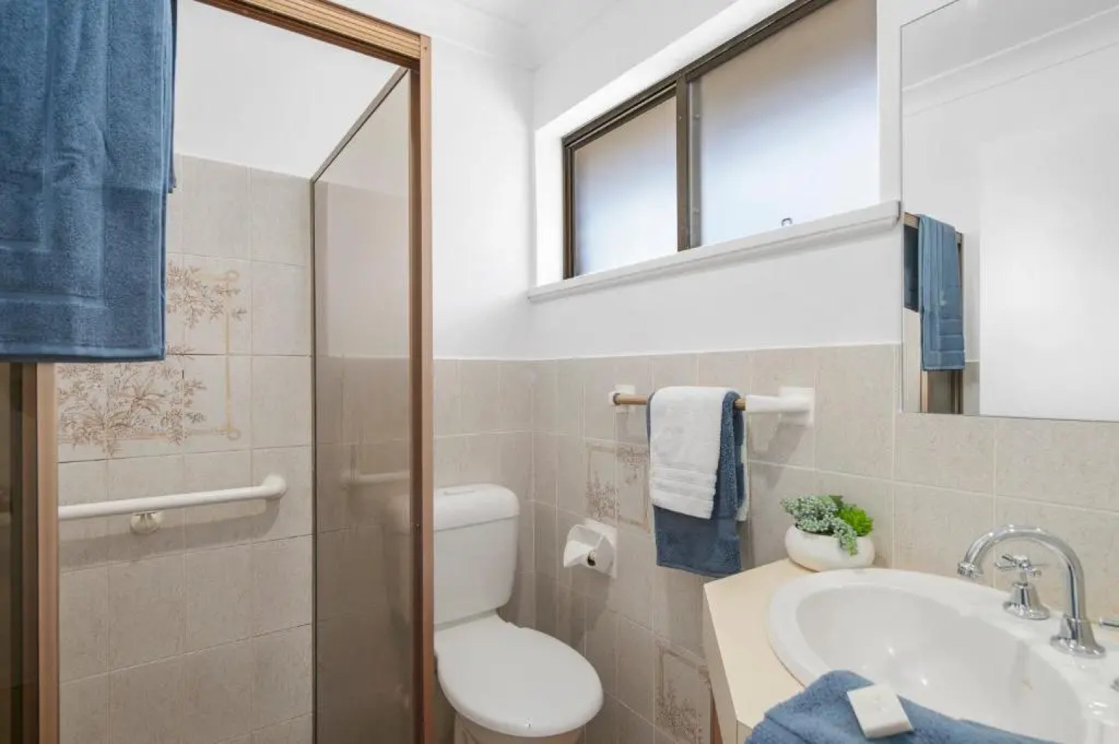 Punt House - riverfront home with ramp access