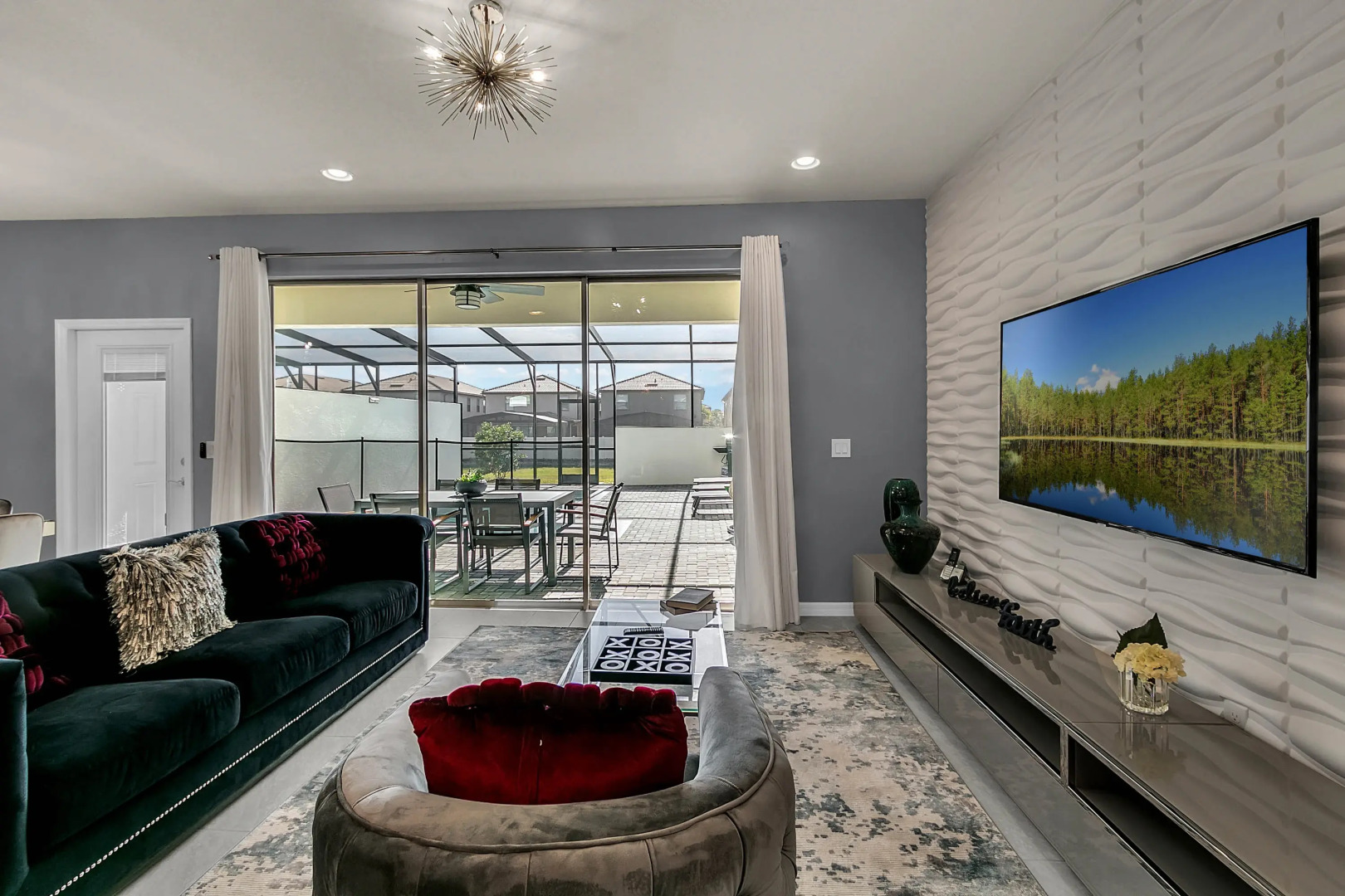 5 Bedrooms / 4.5 Bathrooms / Windsor at Westside (8928 SA), Kissimmee, US