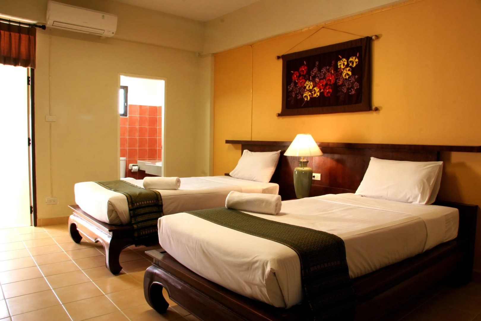 Tadkham Village, Chiang Mai