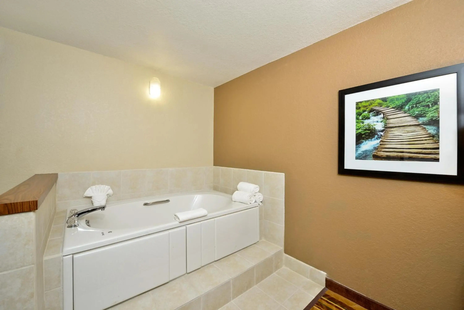 Rock Island Inn & Suites Marshalltown