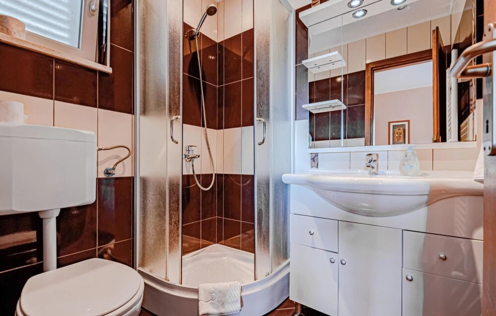 Stunning Home in Zrnovska Banja With Outdoor Swimming Pool, Wifi and 6 Bedrooms