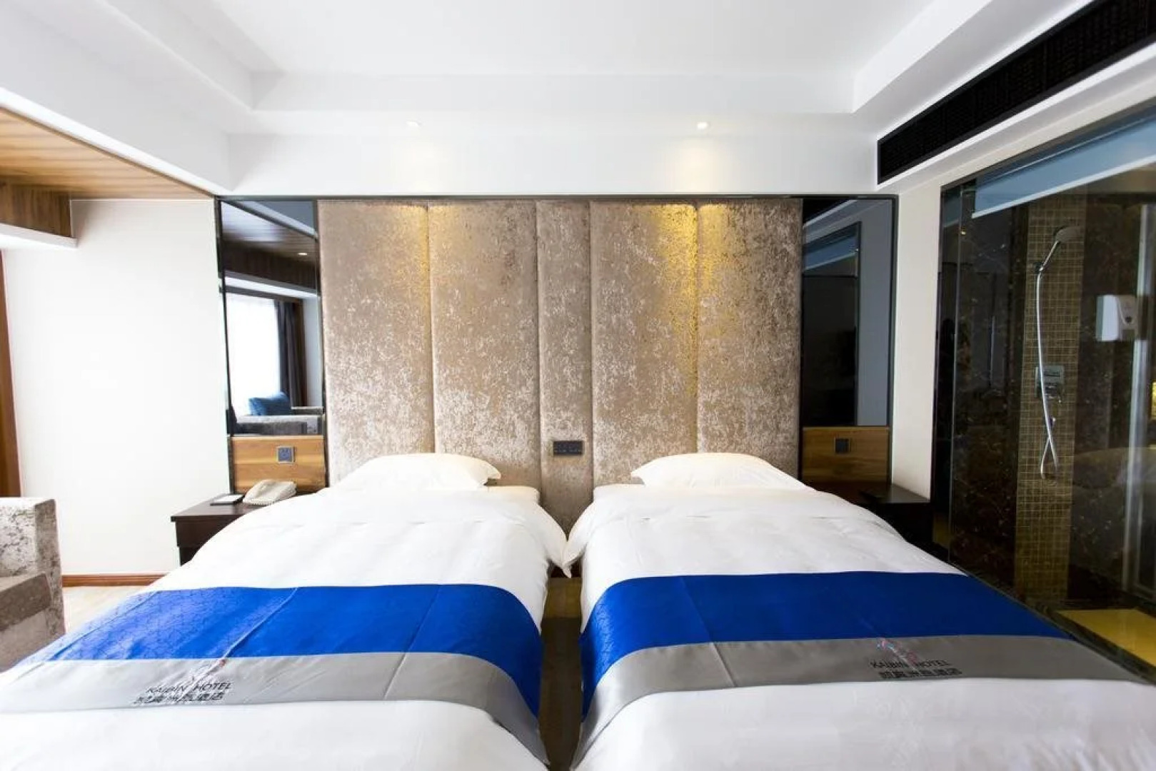 Emei Kai Bin Zhouji Hotel