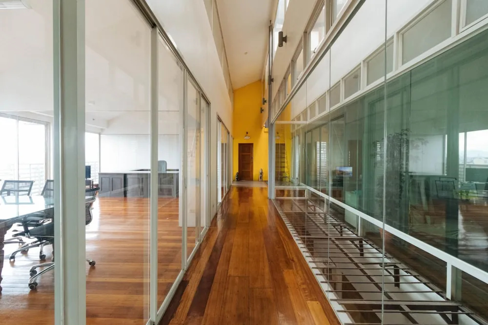 RedDoorz near Osmena Highway