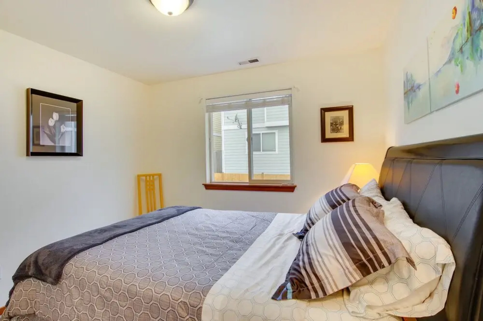 Wfh-friendly Townhome Rental Near Ferry in Everett