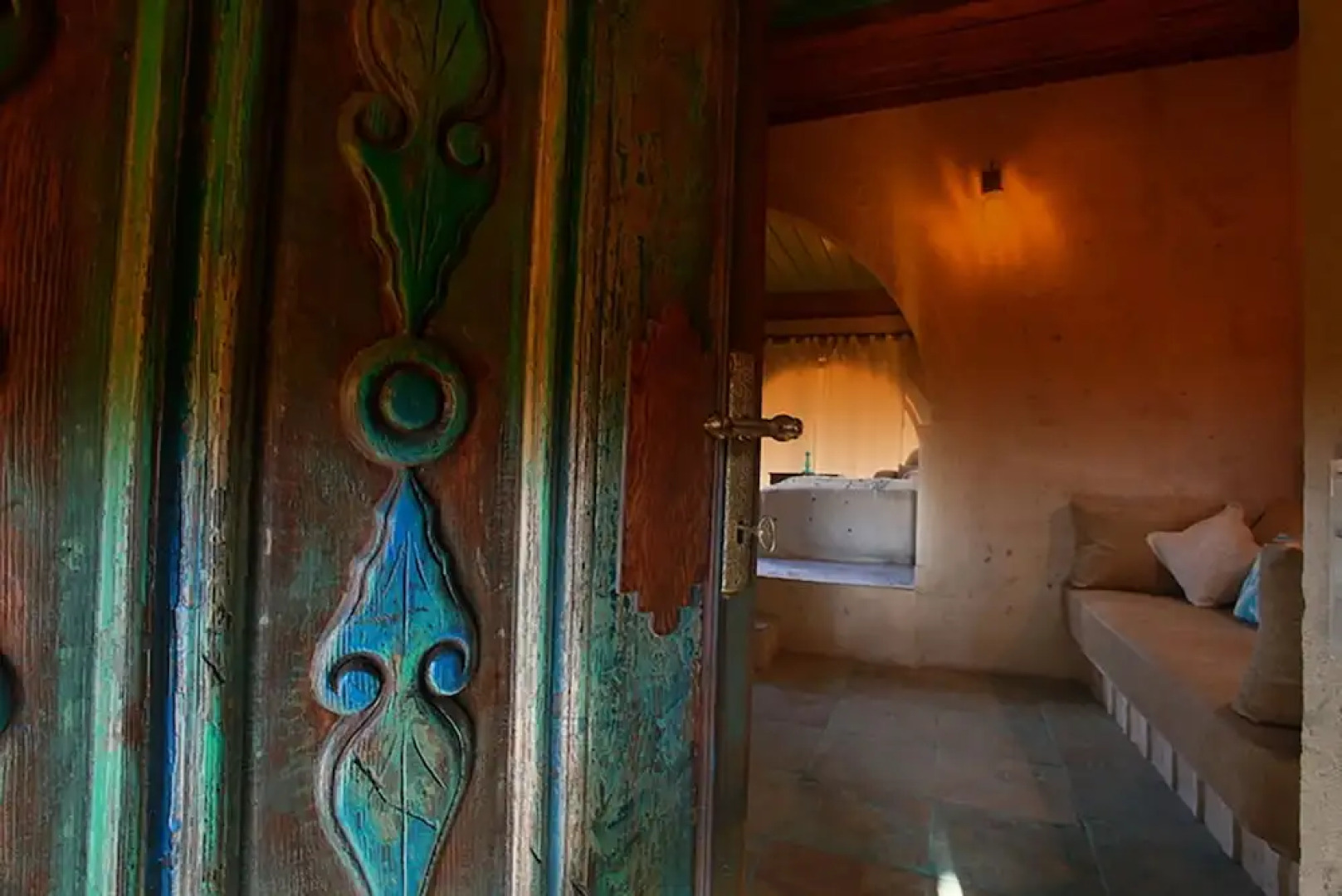 Blue Valley Cave Hotel