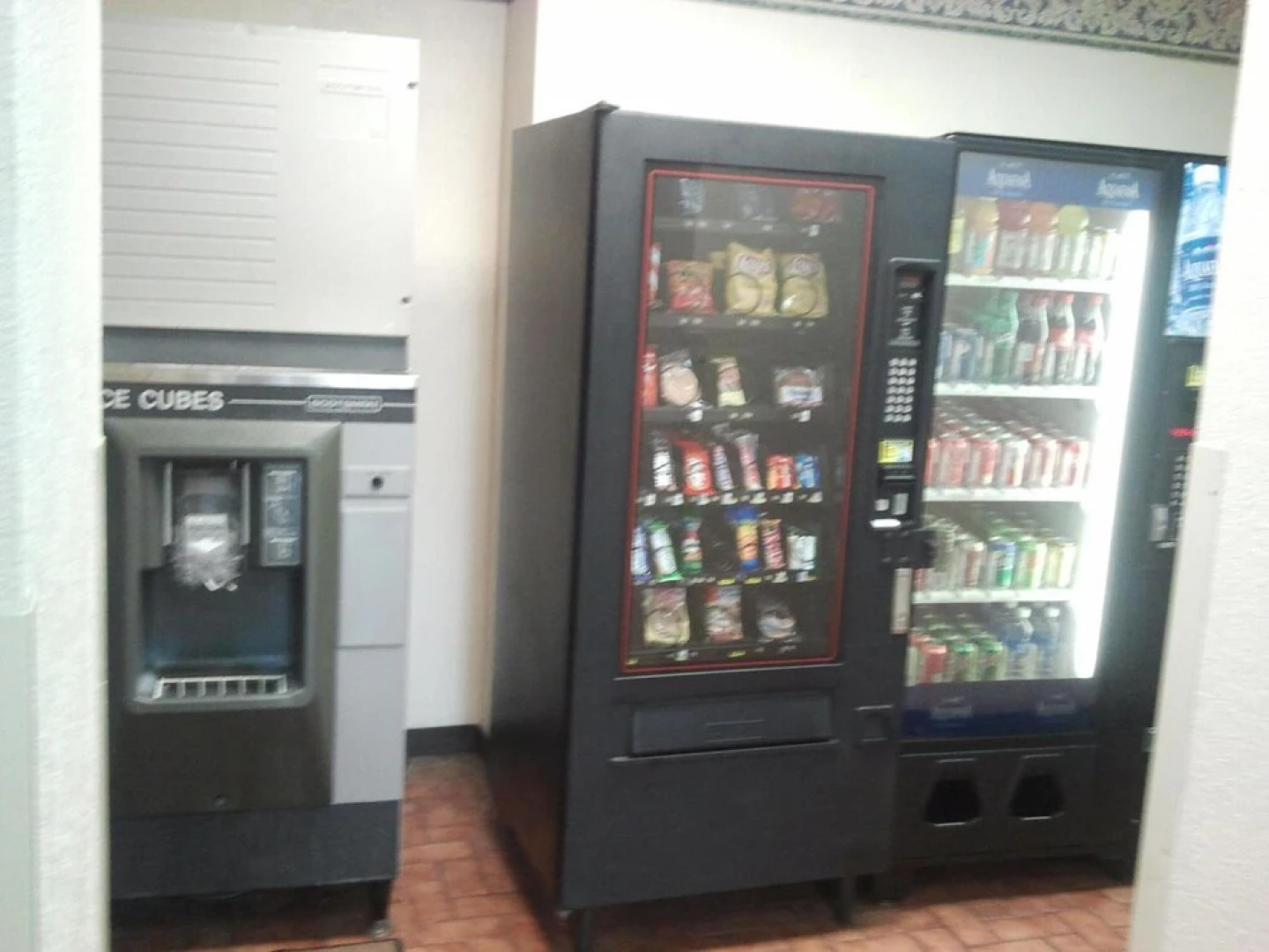 Studio 9 Inn & Suites