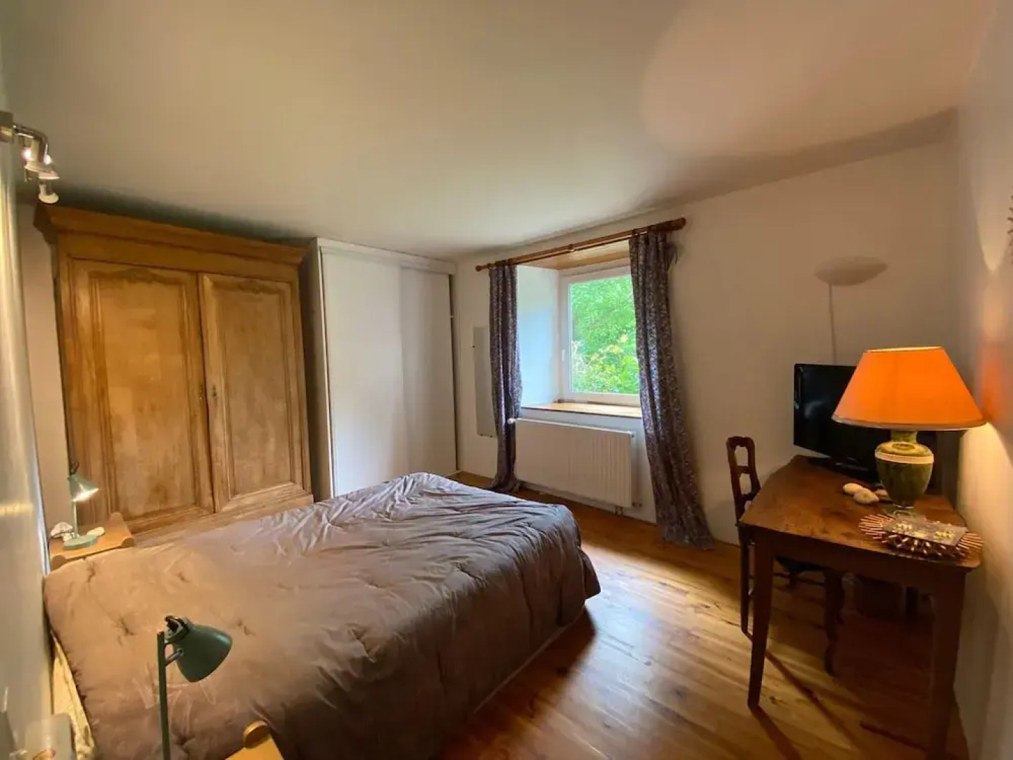 Charming Farmhouse Near the bay of Mont St Michel