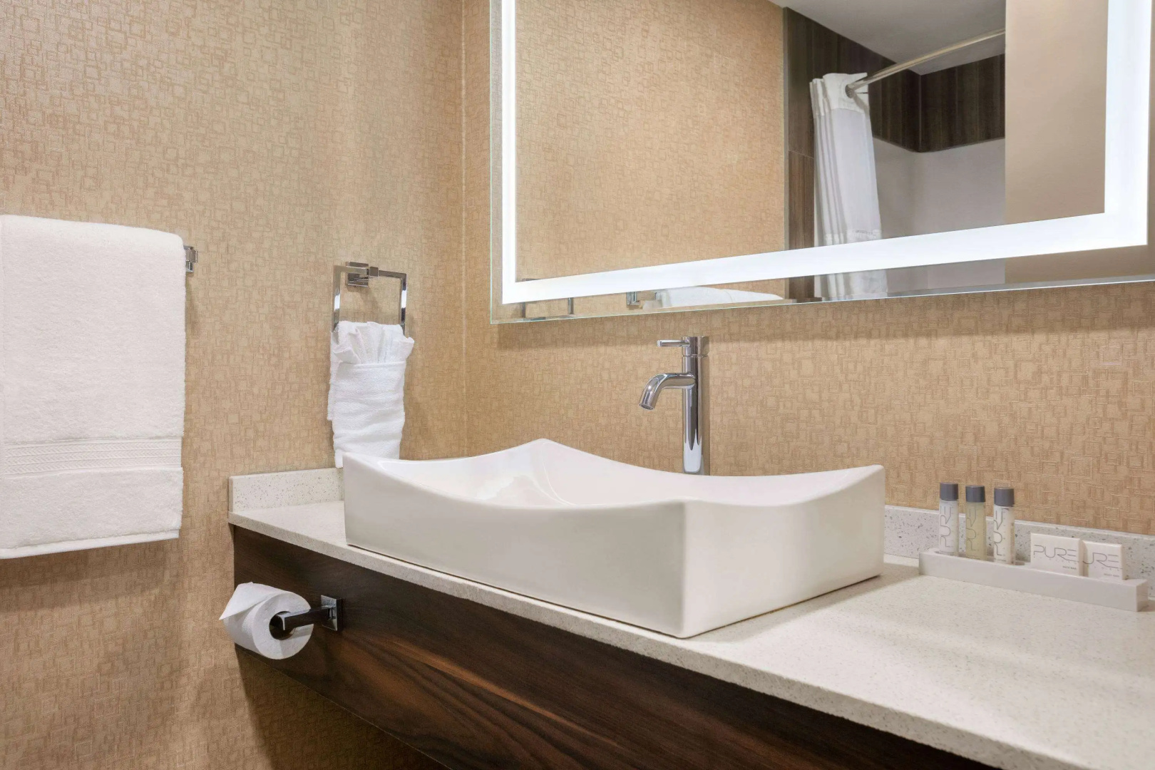 Baymont Inn and Suites Medicine Hat