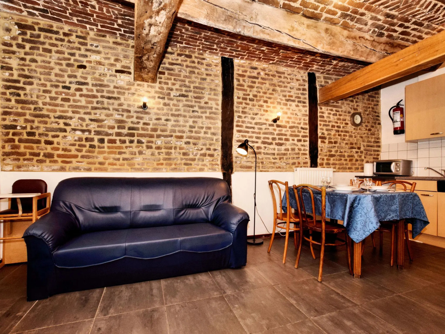 Pleasing Holiday Home in Richelle With Garden, Terrace, BBQ