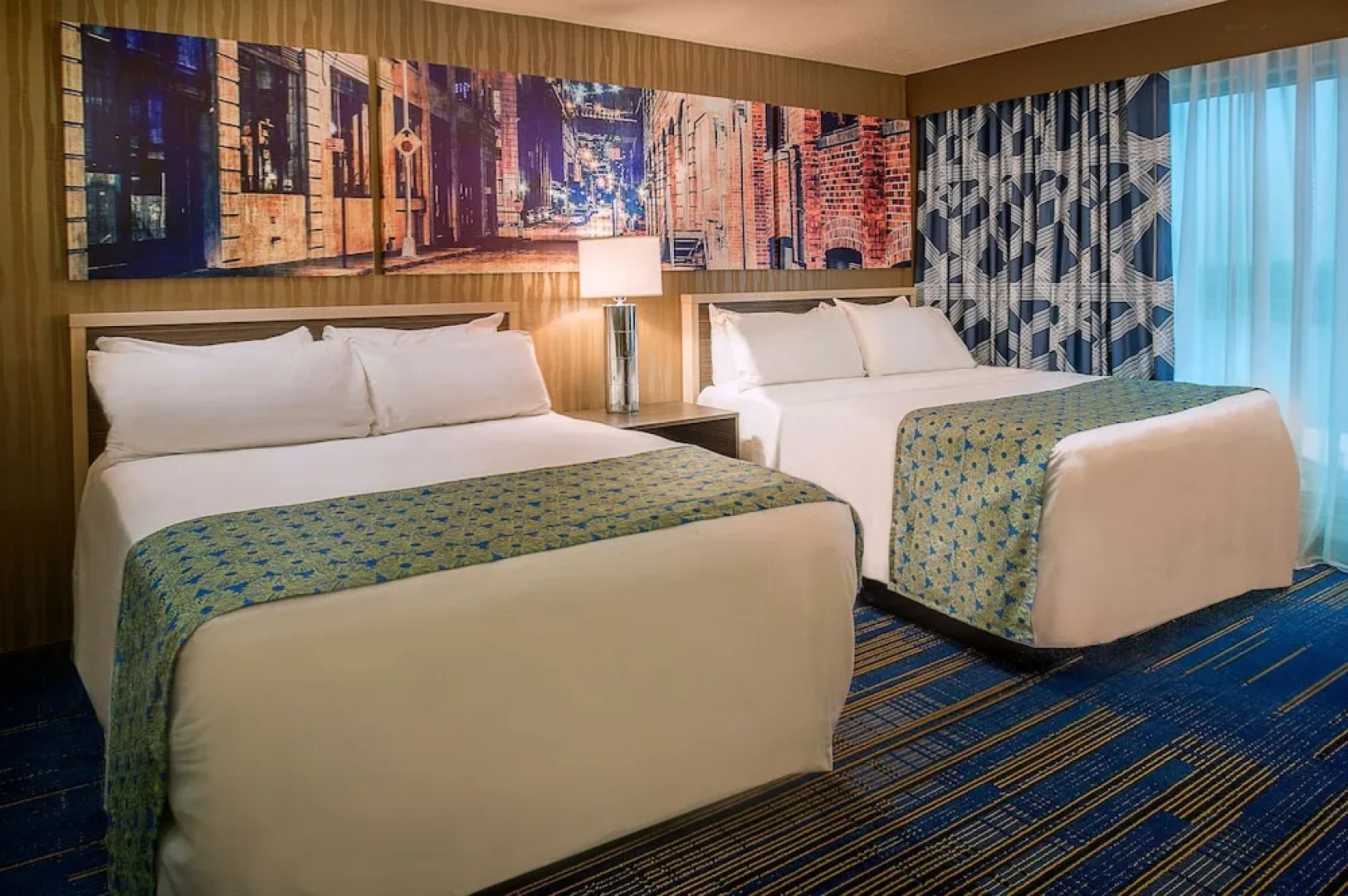 HoteLumière at The Arch