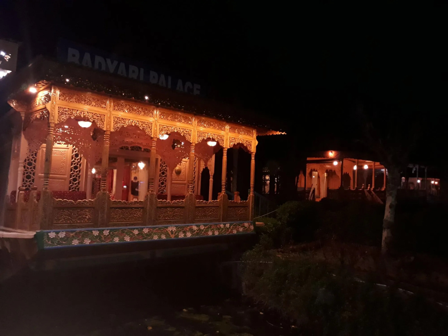 Badyari Palace Group of Houseboat