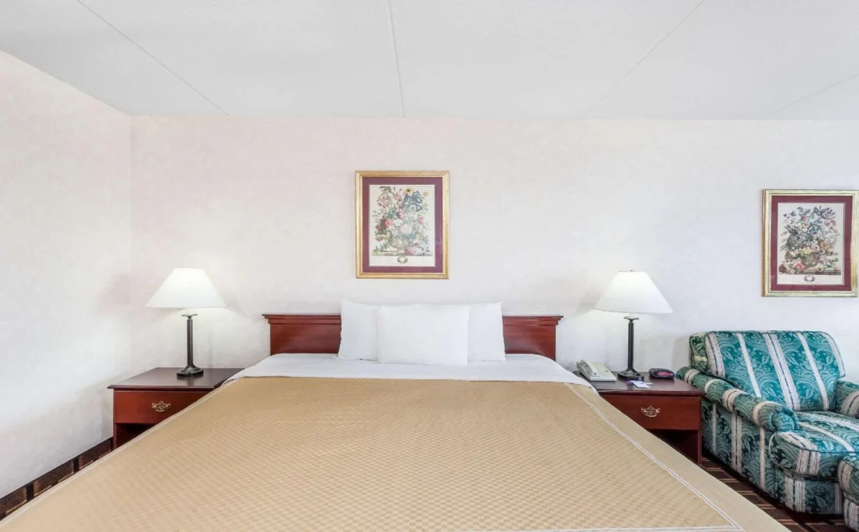 Relax inn by OYO Greeneville Near Hwy US-321