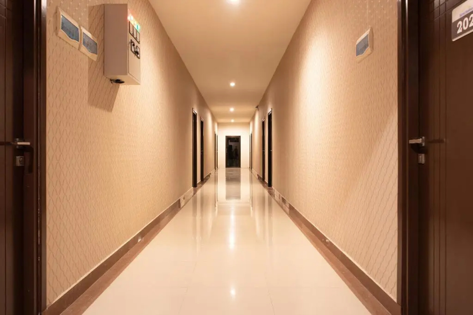 OYO 1977 Harvest Residence