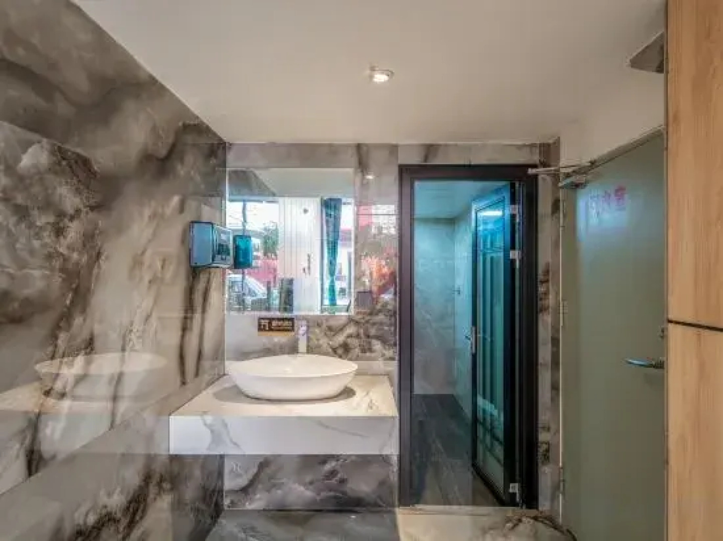 Huayuan Hotel (Maguan County Government Anping Square Branch)