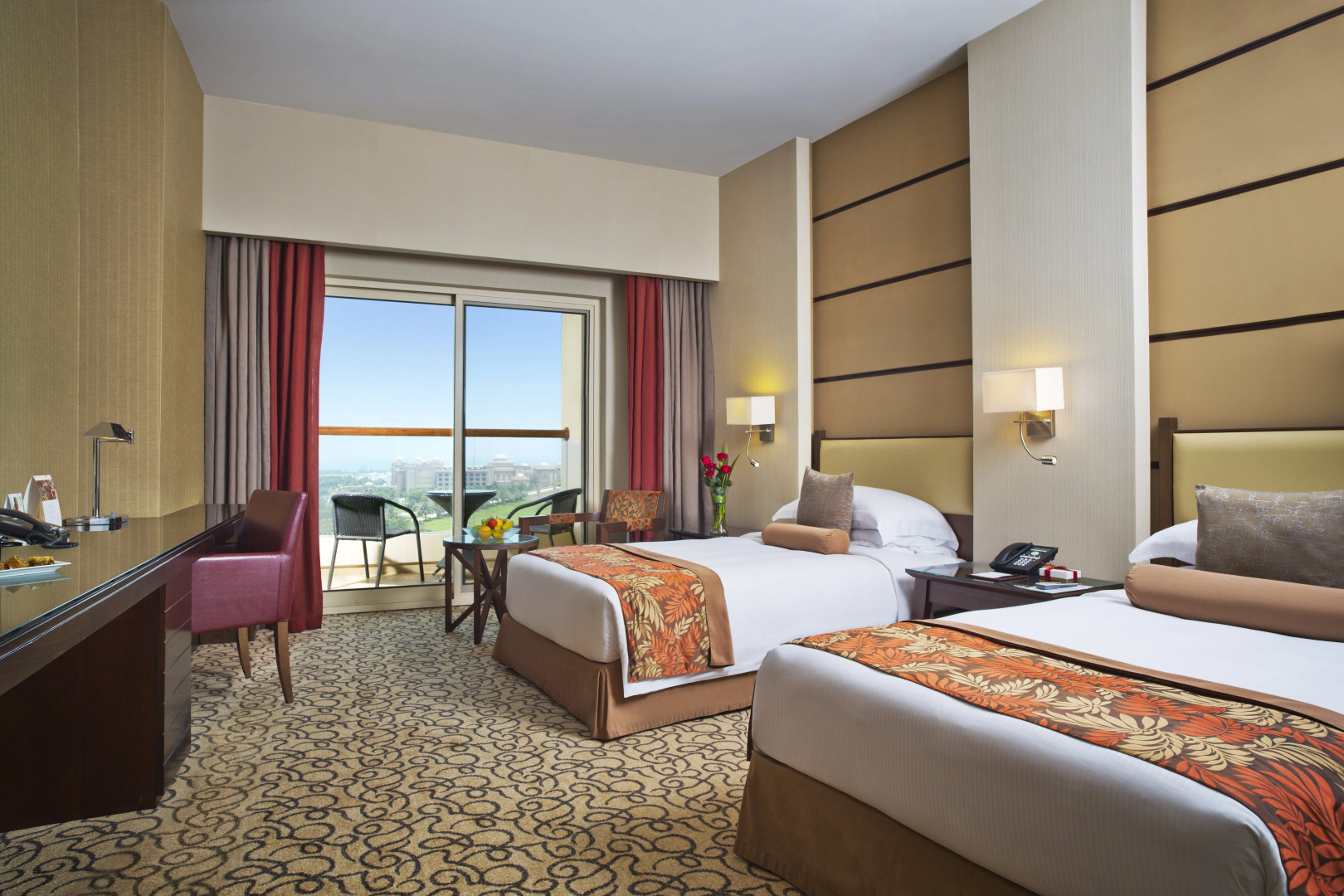 Отель Khalidiya Palace Rayhaan by Rotana 