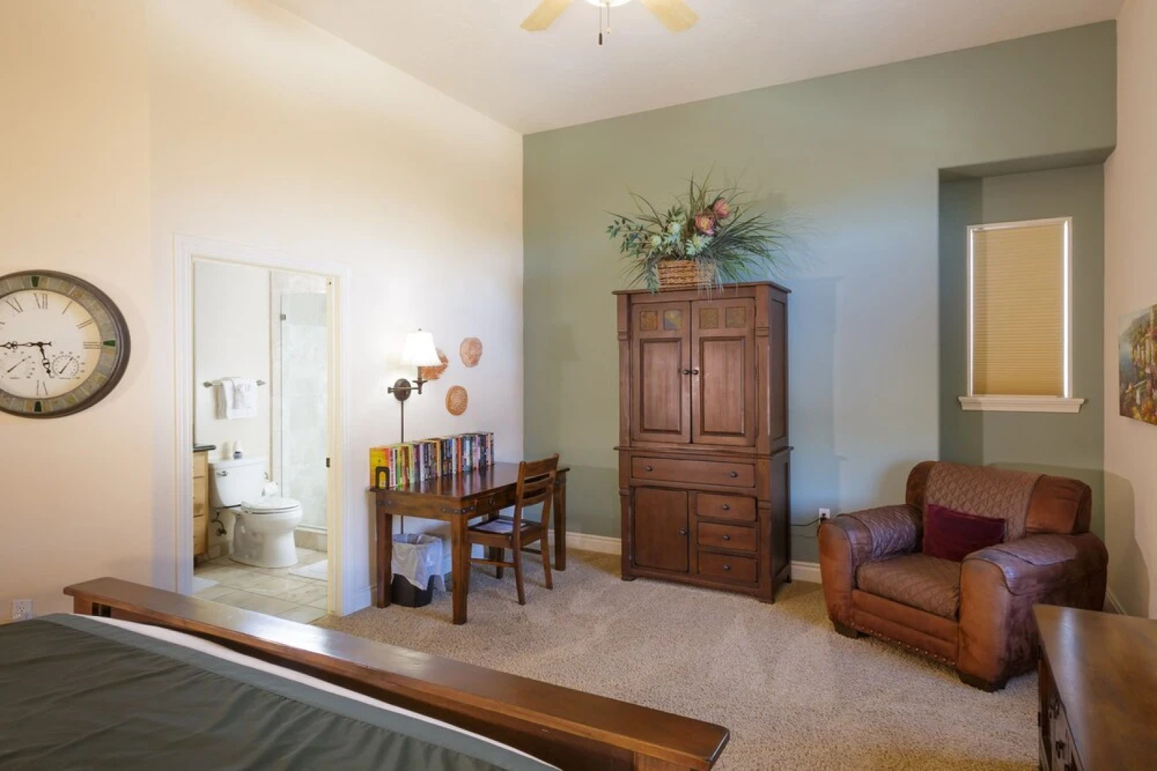 Valentina #501 2 Bedroom Condo by Redawning