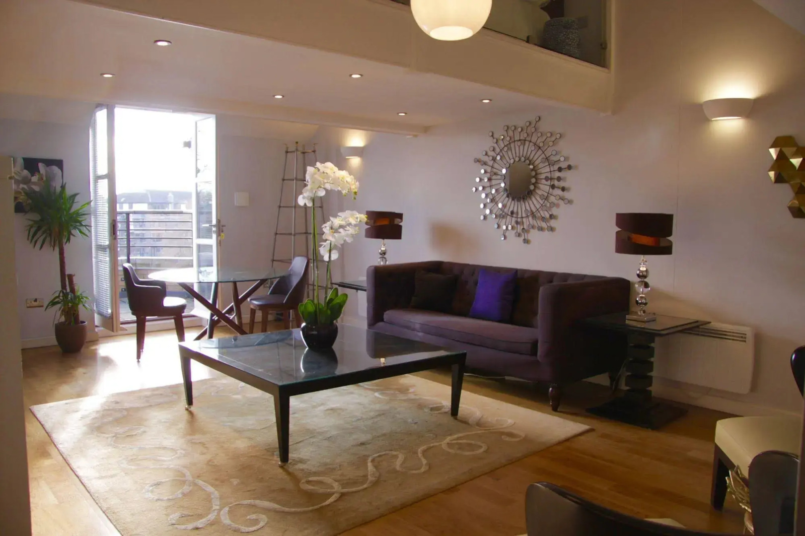 Lux Living Apartments - Marino Place