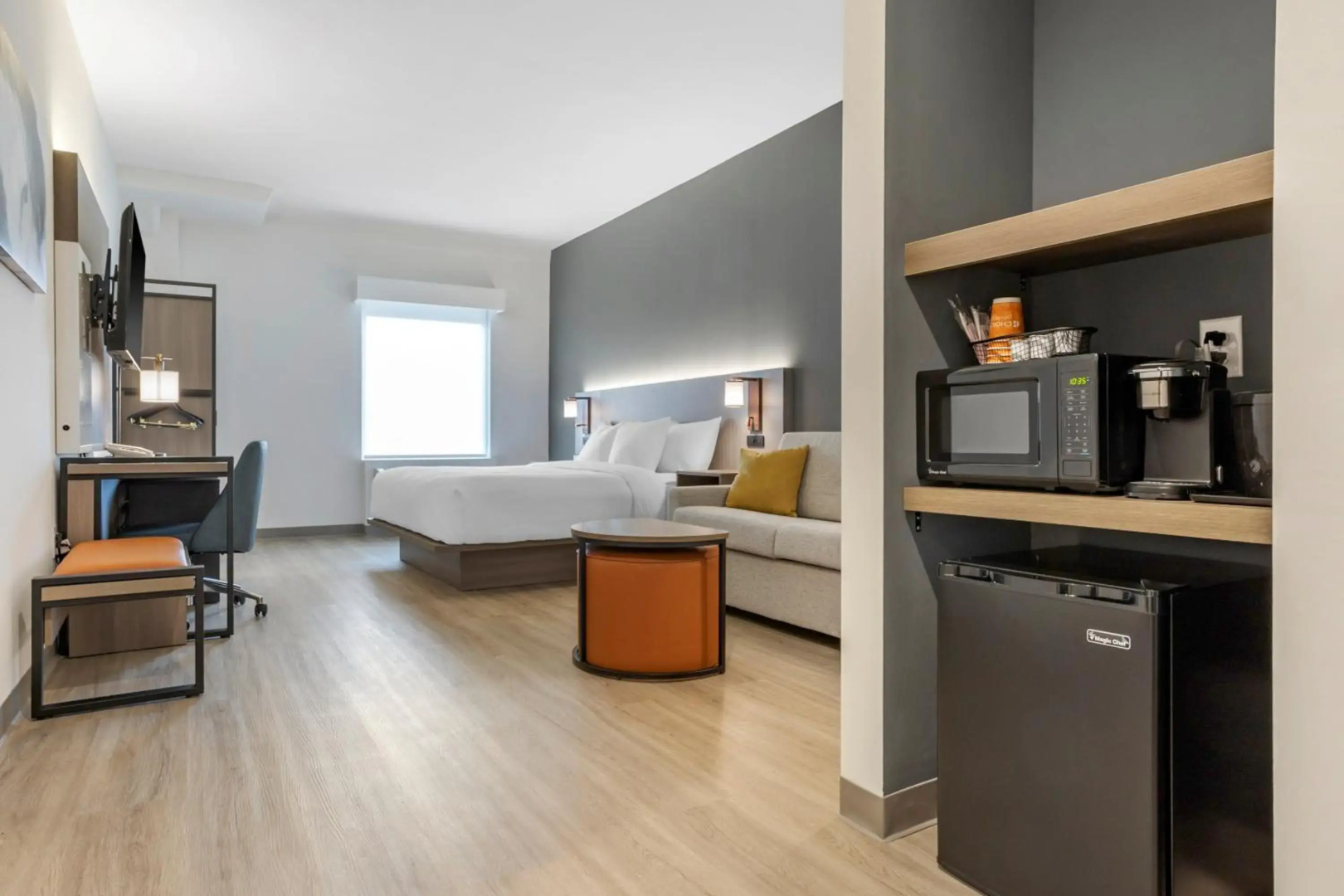 Comfort Inn & Suites Newark Liberty International Airport