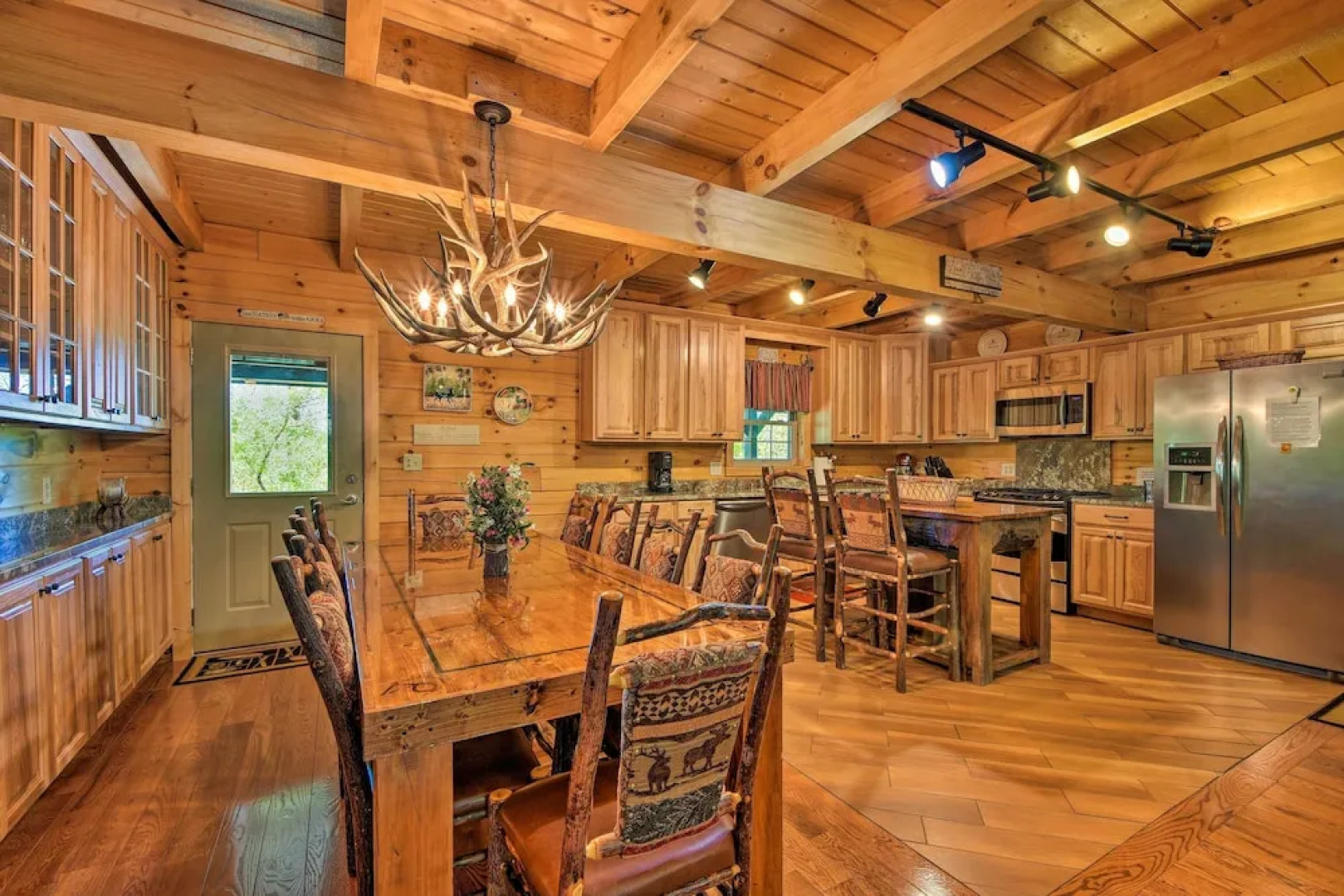 Trenton Cabin w/ Hot Tub - 14 Mi to Lookout Mtn!