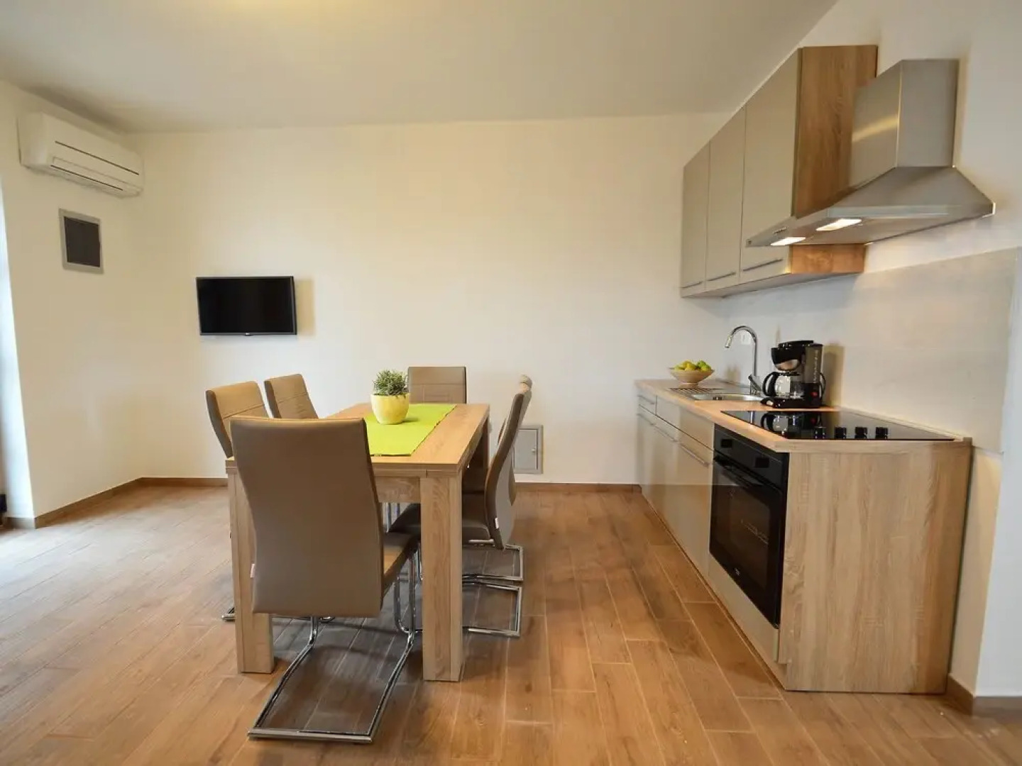 Kika Li Njan in Li Njan