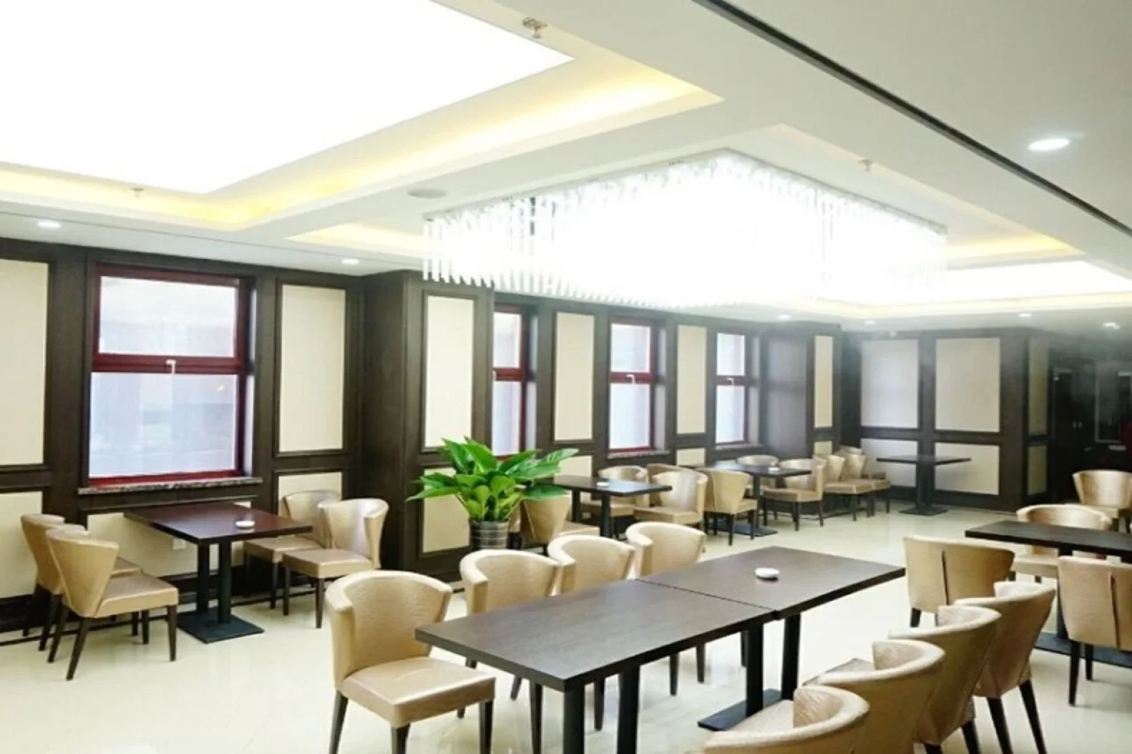 GreenTree Inn LiaoYuan Longshan District Train station Longjihuadian Hotel_