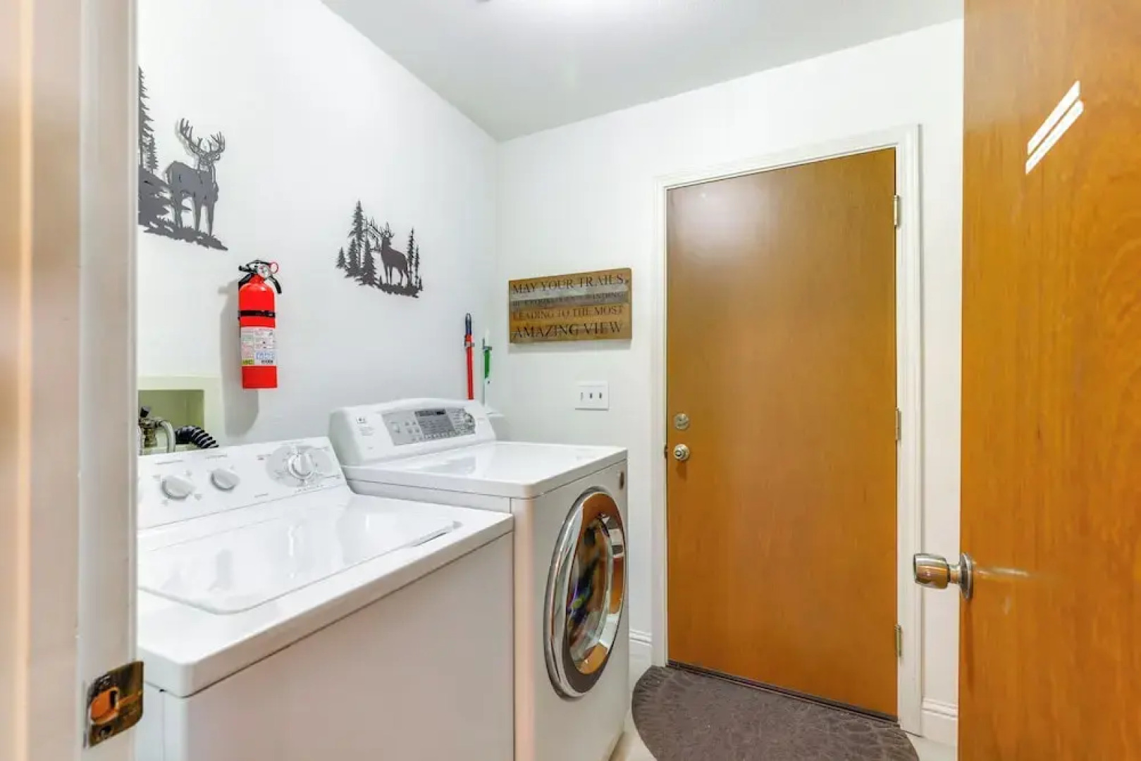 Mountain Paradise ~ 1 Mile to Pine Mountain Lake!