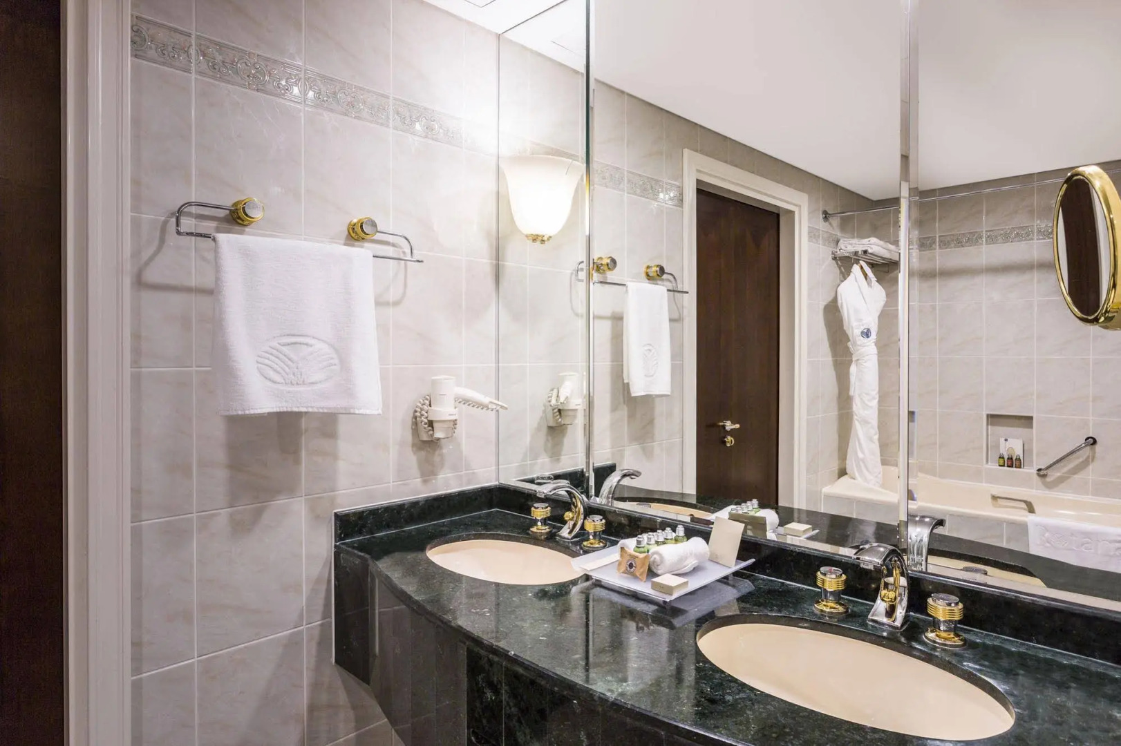 Mövenpick Grand Al Bustan Dubai