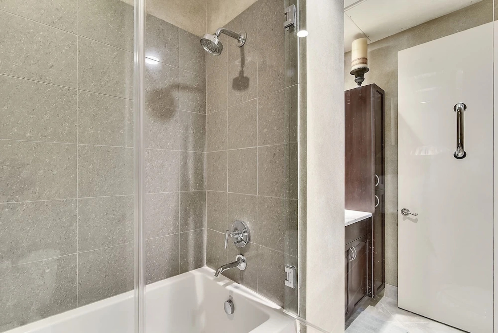 Diamond Beach 708 - Kohinoor