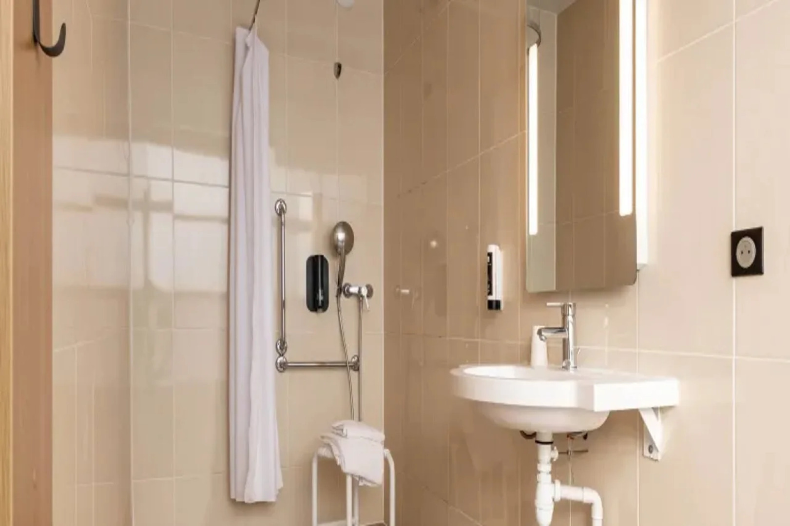 B&B HOTEL Grenoble Centre Verlaine