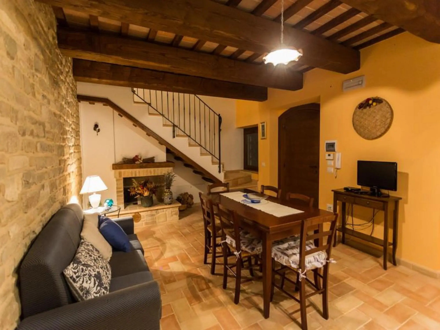 Villa in Le Marche with stunning views-Villa Monteverde