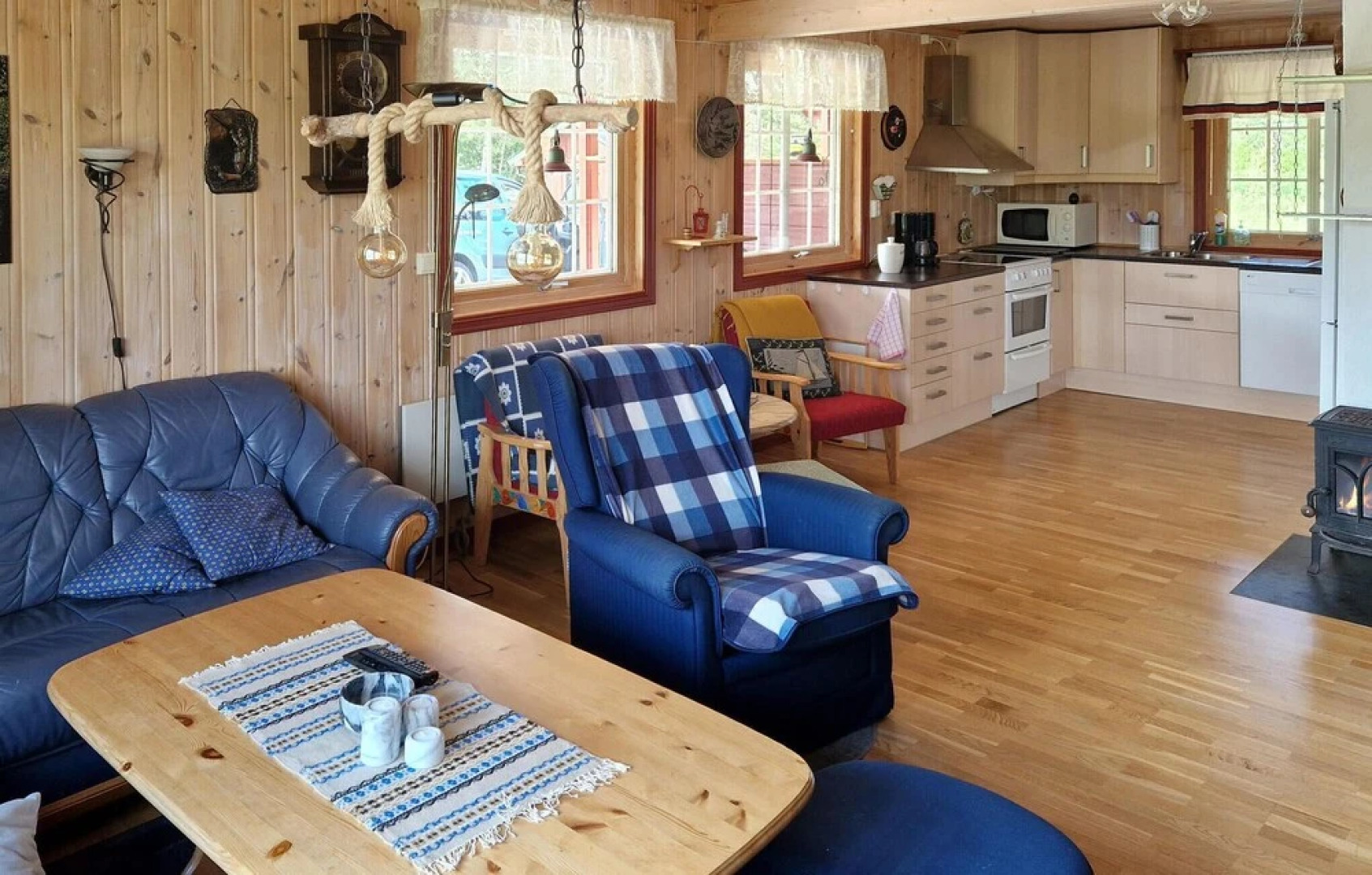 Nice Home in Hornnes With Wifi and 5 Bedrooms