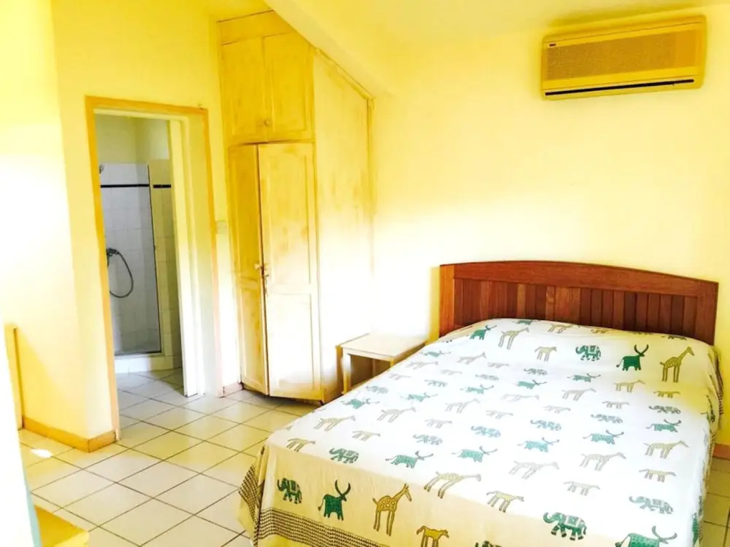 Apartment With one Bedroom in Calodyne, With Pool Access, Furnished Ga