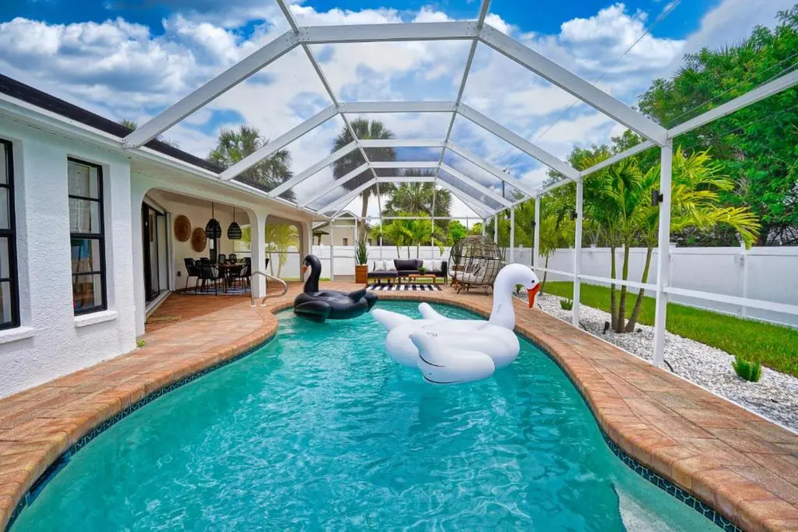 Glamorous 3-Bedroom Villa with Heated Pool Sarasota Area