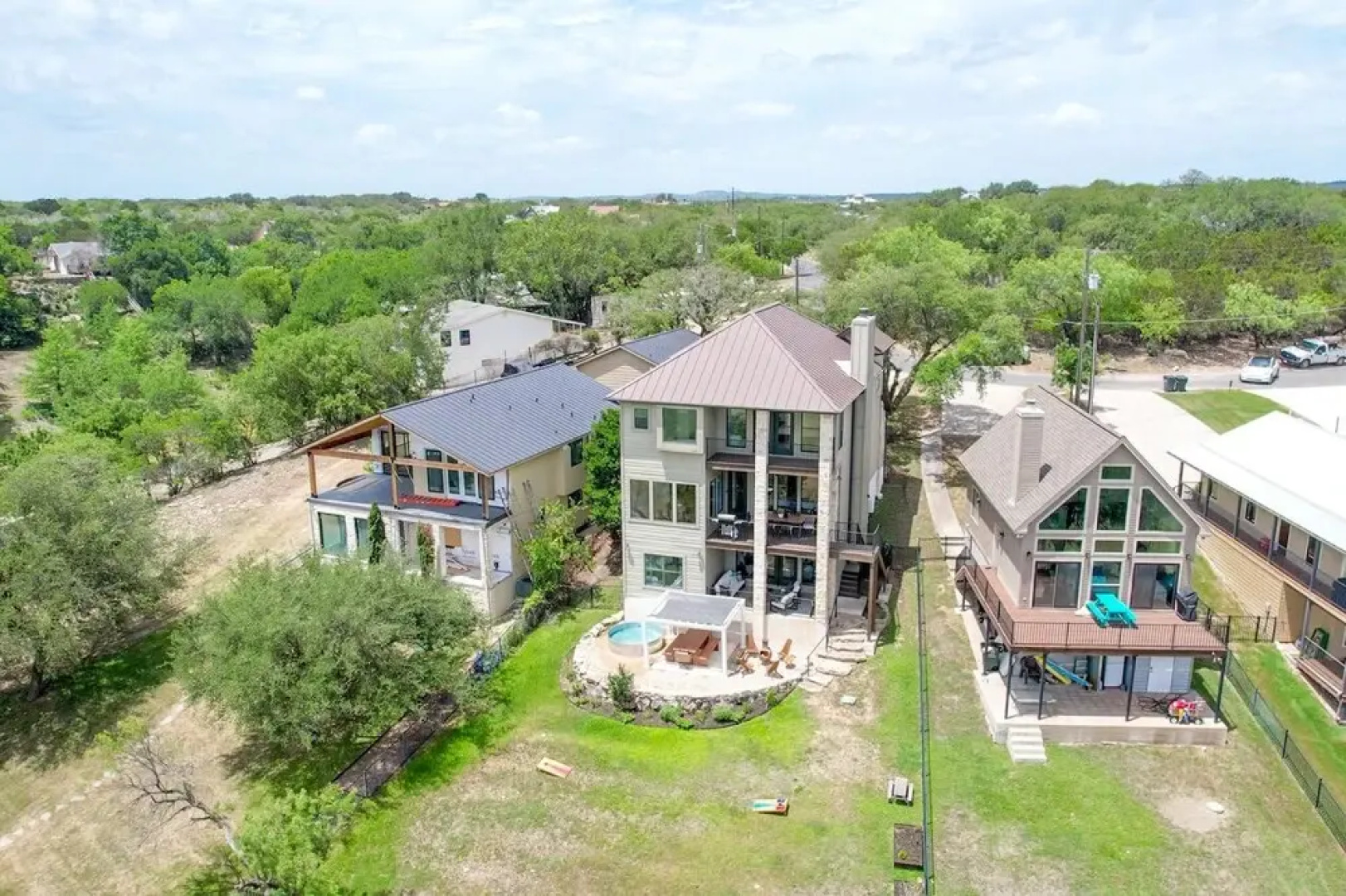 Luxury Lakefront Home-private Dock - Dipping Pool!