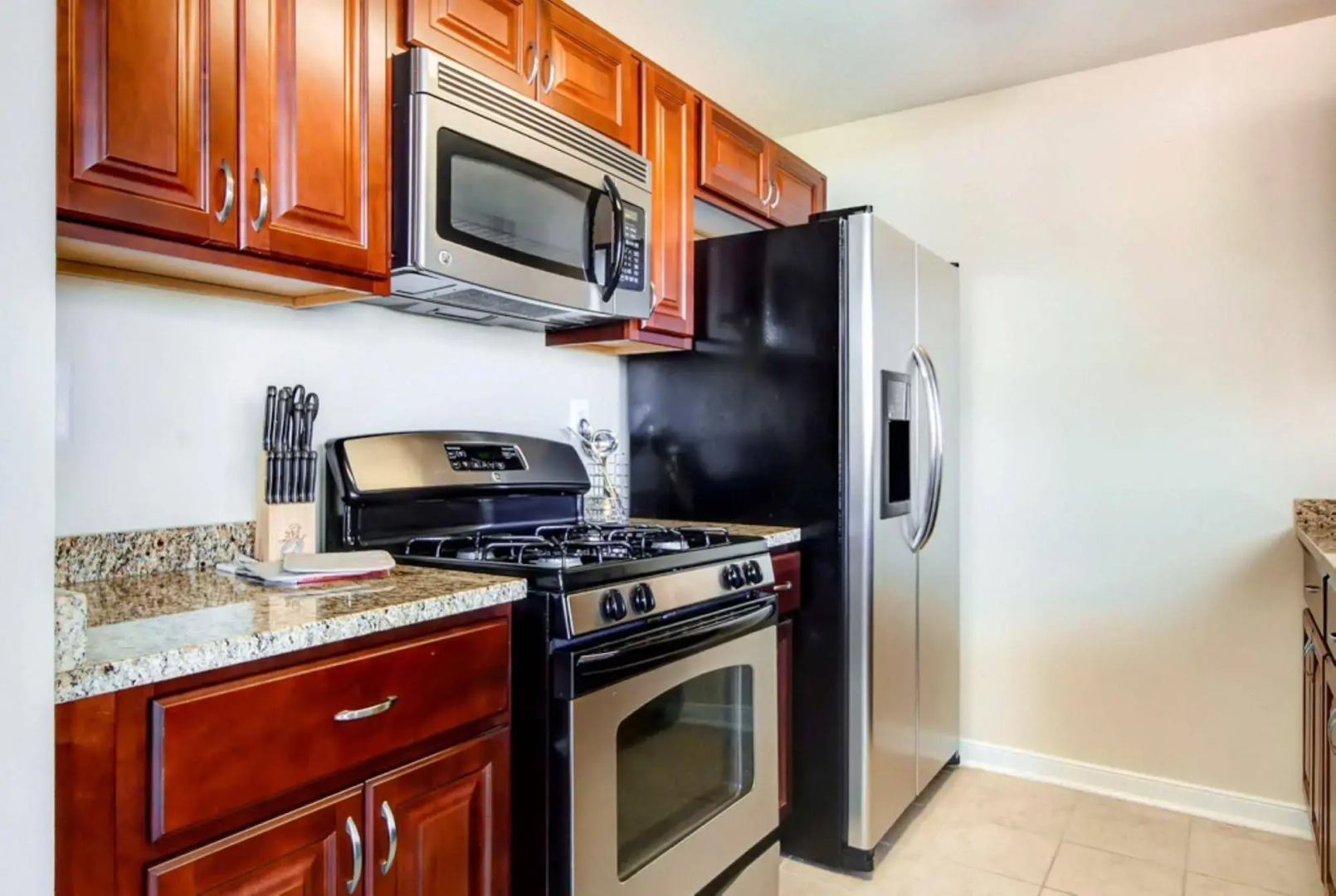 Global Luxury Suites at Villa Street